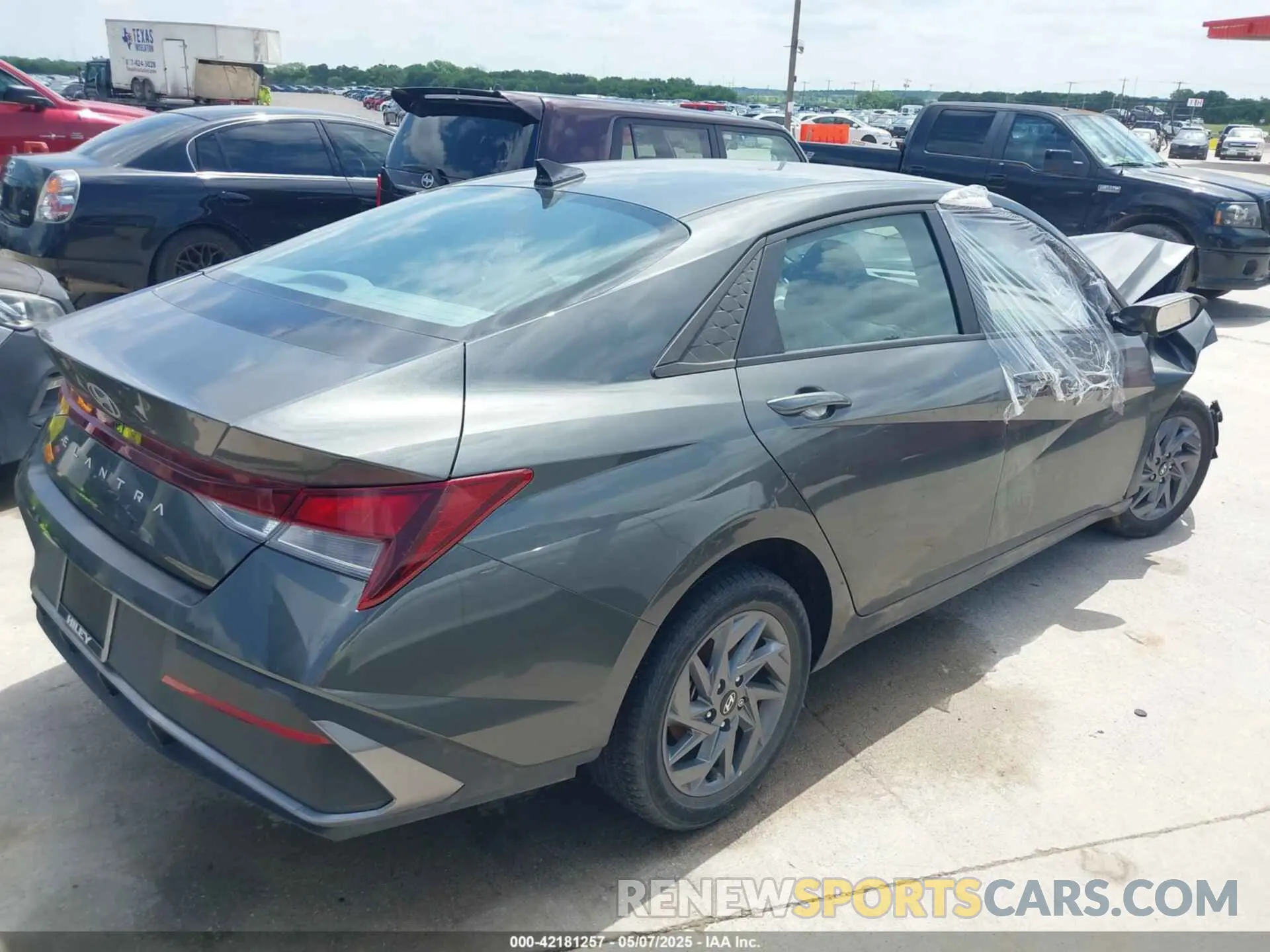 4 Photograph of a damaged car KMHLM4DG8RU810526 HYUNDAI ELANTRA 2024