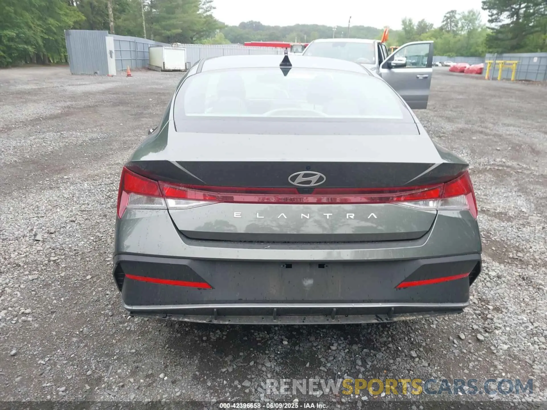 16 Photograph of a damaged car KMHLM4DG8RU810879 HYUNDAI ELANTRA 2024