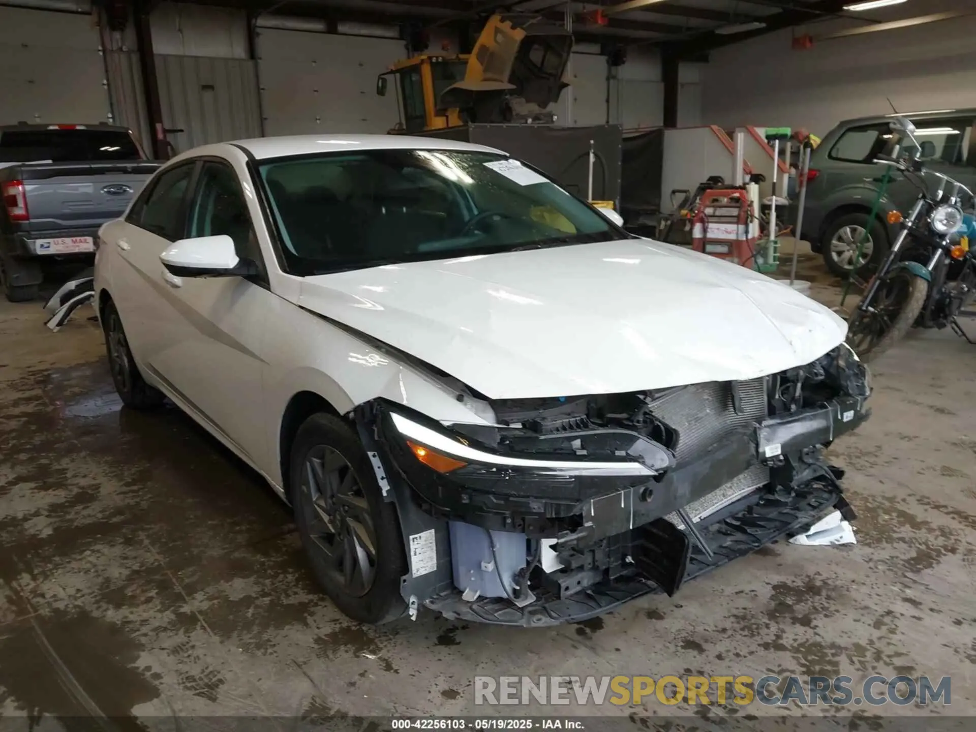 1 Photograph of a damaged car KMHLM4DG9RU639379 HYUNDAI ELANTRA 2024