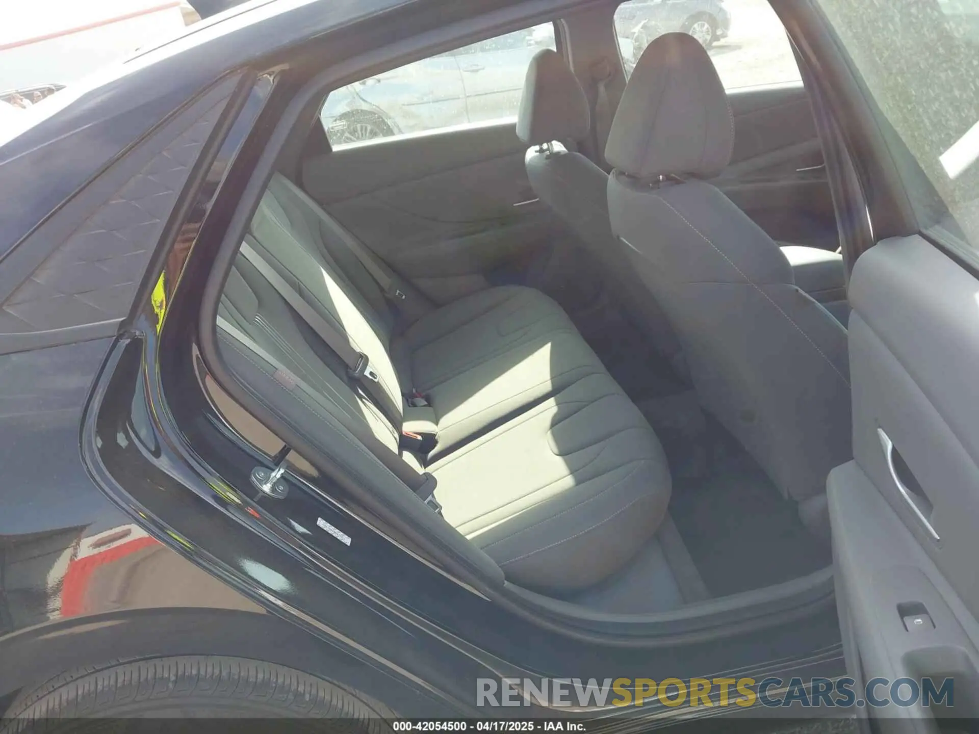 8 Photograph of a damaged car KMHLM4DG9RU675217 HYUNDAI ELANTRA 2024