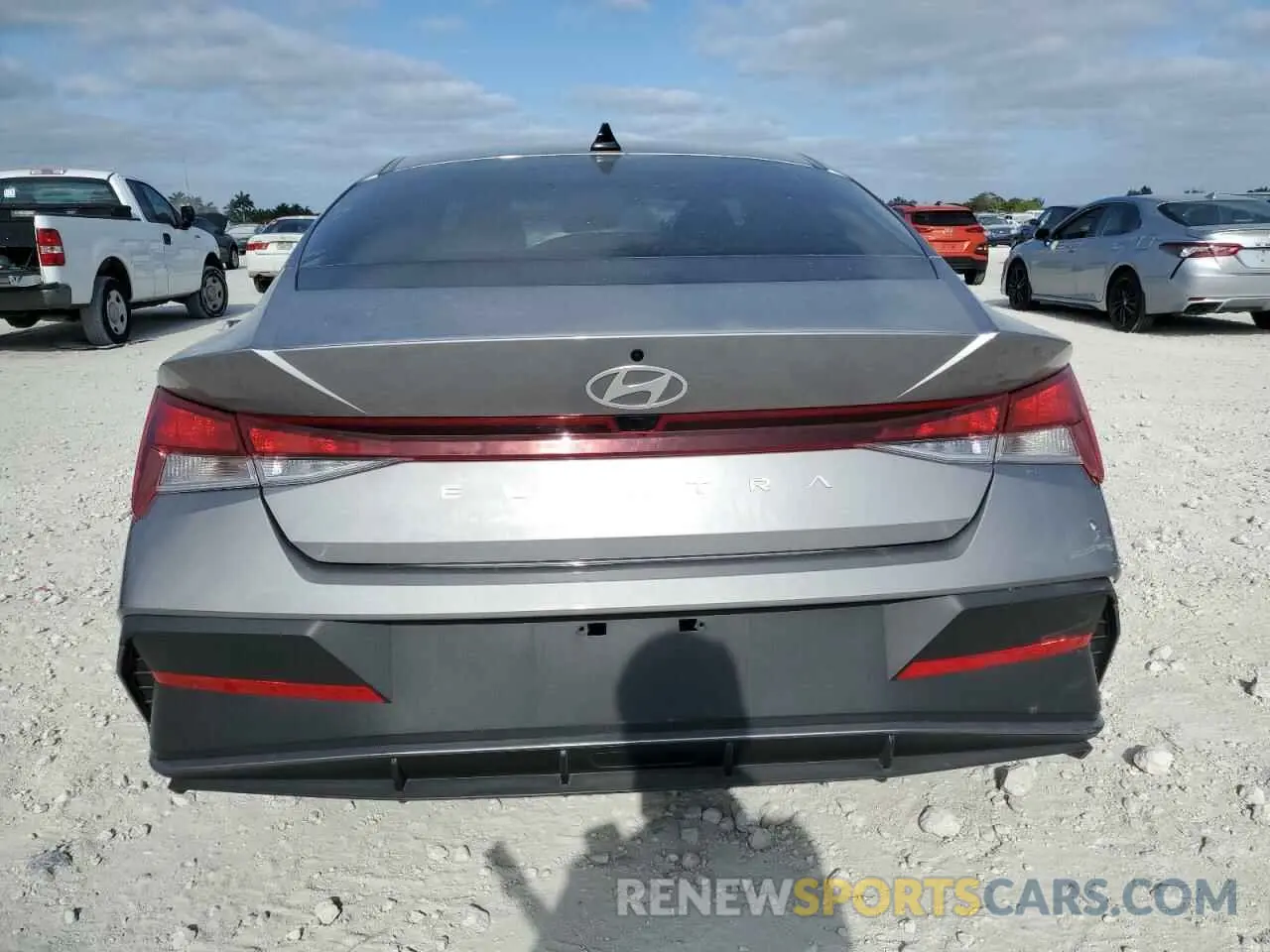 6 Photograph of a damaged car KMHLM4DG9RU832826 HYUNDAI ELANTRA 2024