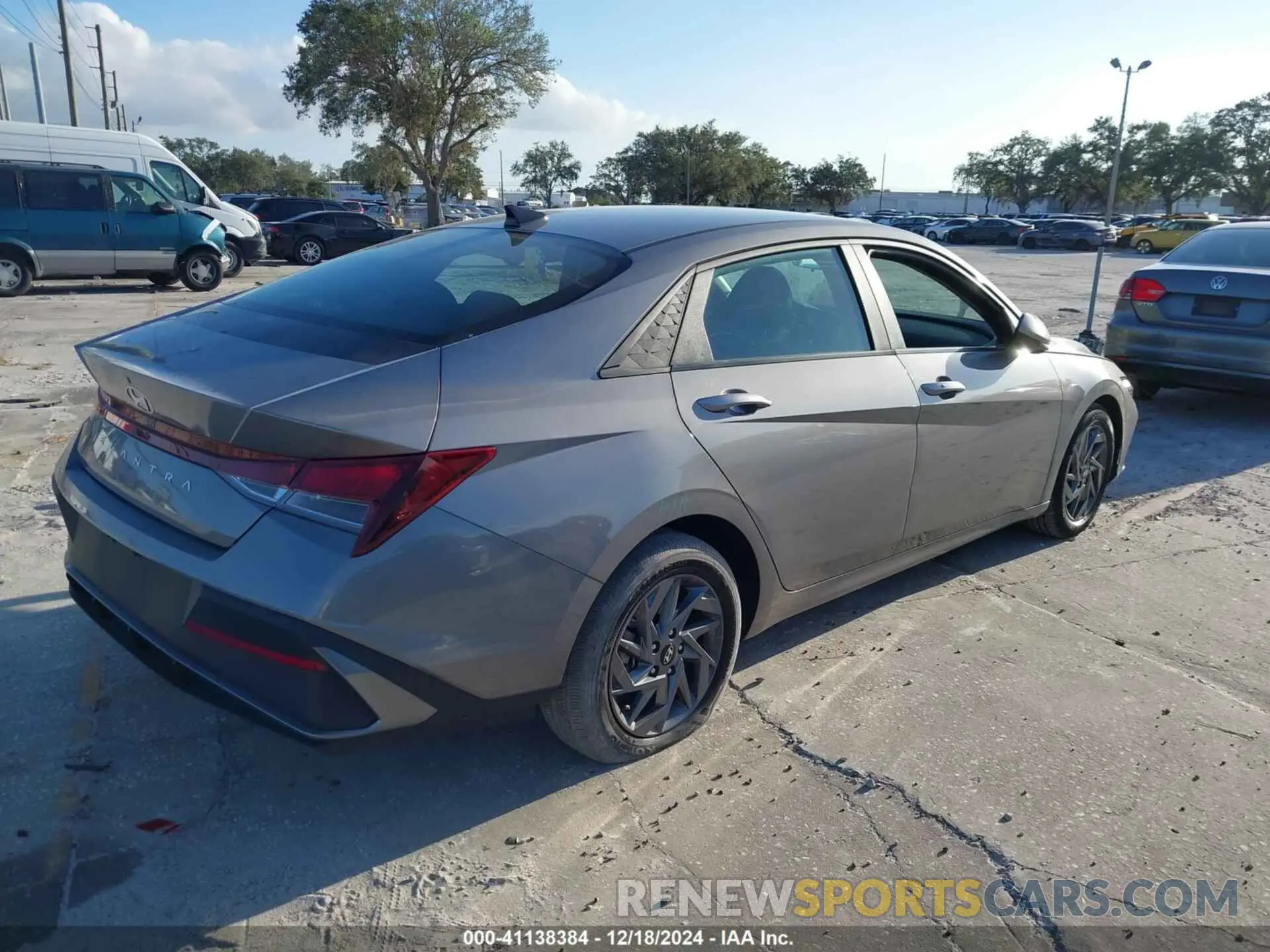 4 Photograph of a damaged car KMHLM4DGXRU753682 HYUNDAI ELANTRA 2024