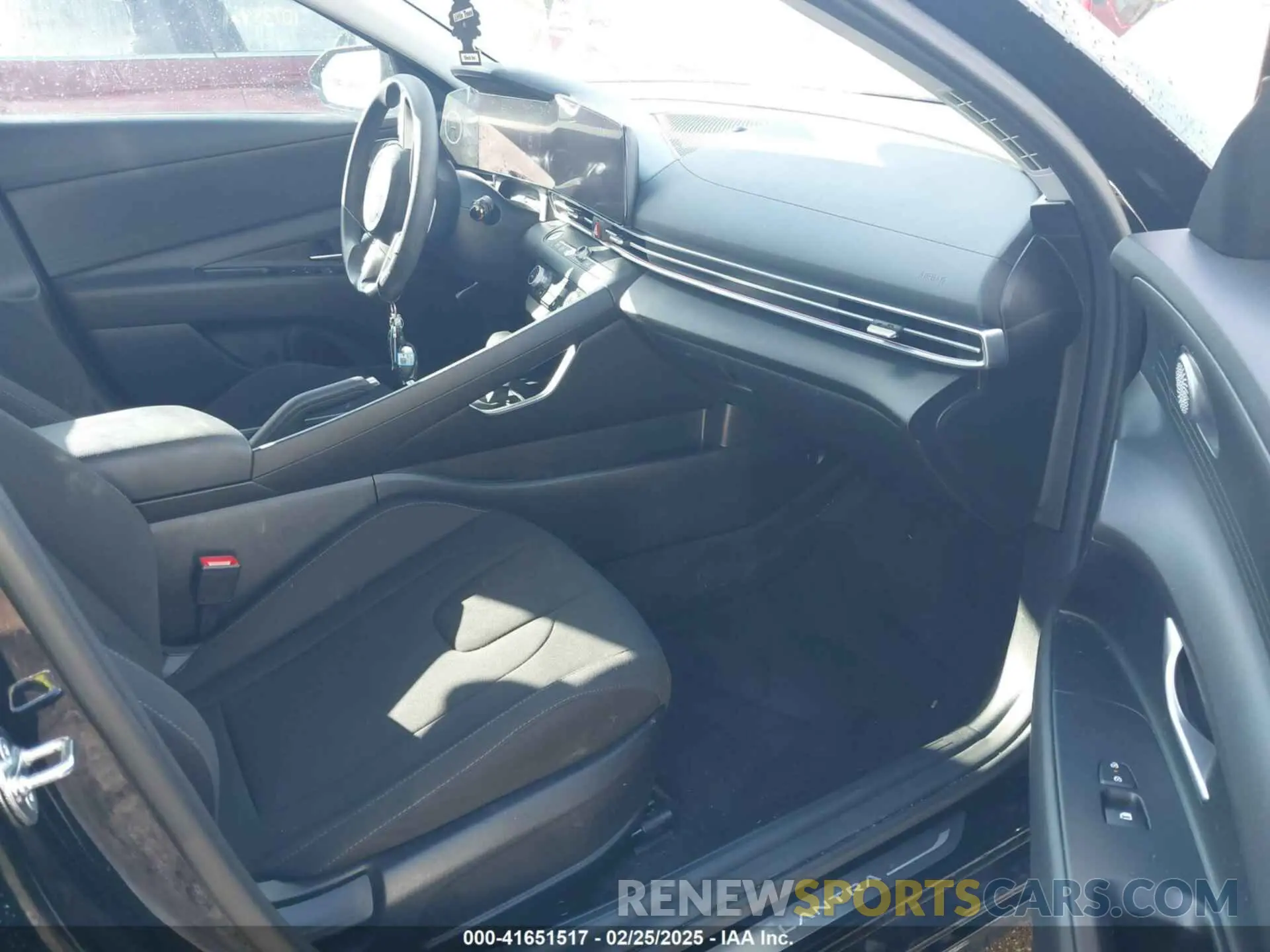5 Photograph of a damaged car KMHLM4DGXRU784172 HYUNDAI ELANTRA 2024