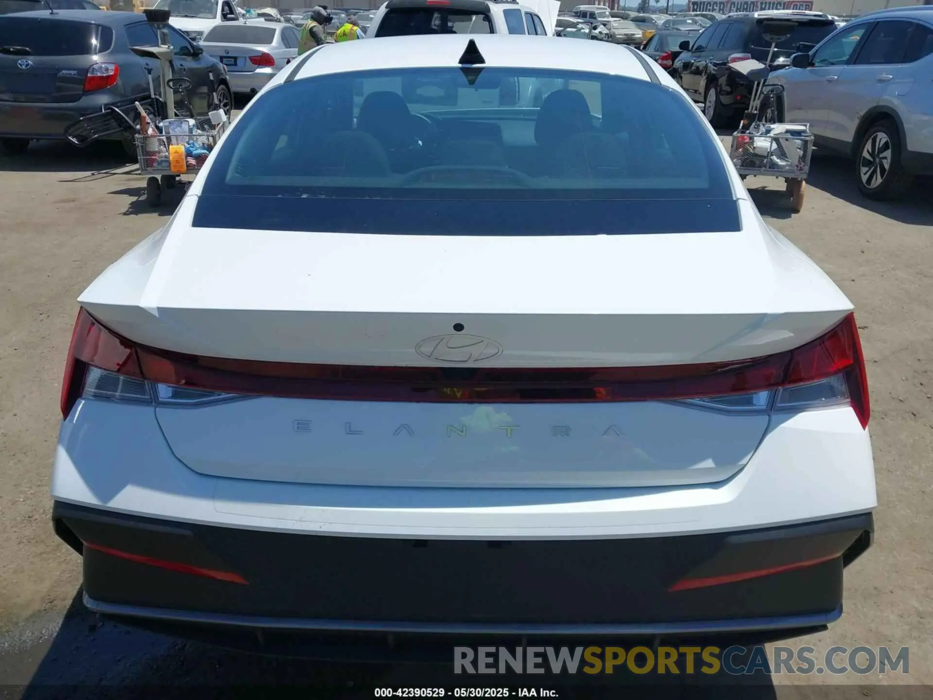 17 Photograph of a damaged car KMHLM4DGXRU840627 HYUNDAI ELANTRA 2024