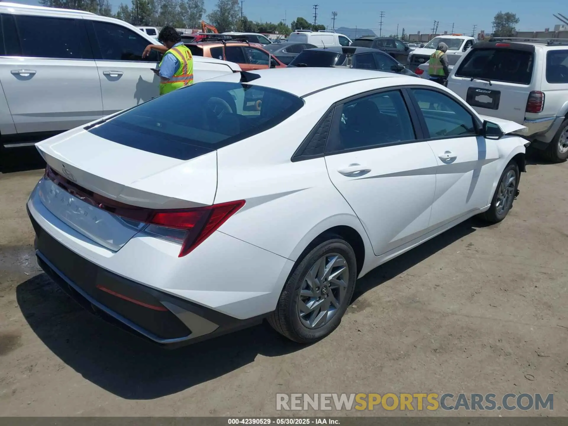 4 Photograph of a damaged car KMHLM4DGXRU840627 HYUNDAI ELANTRA 2024