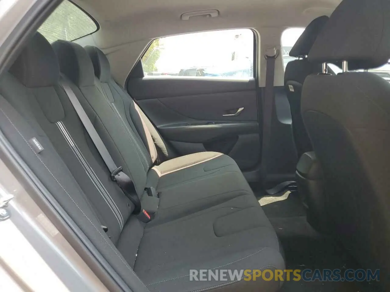 10 Photograph of a damaged car KMHLM4DJ8RU113370 HYUNDAI ELANTRA 2024