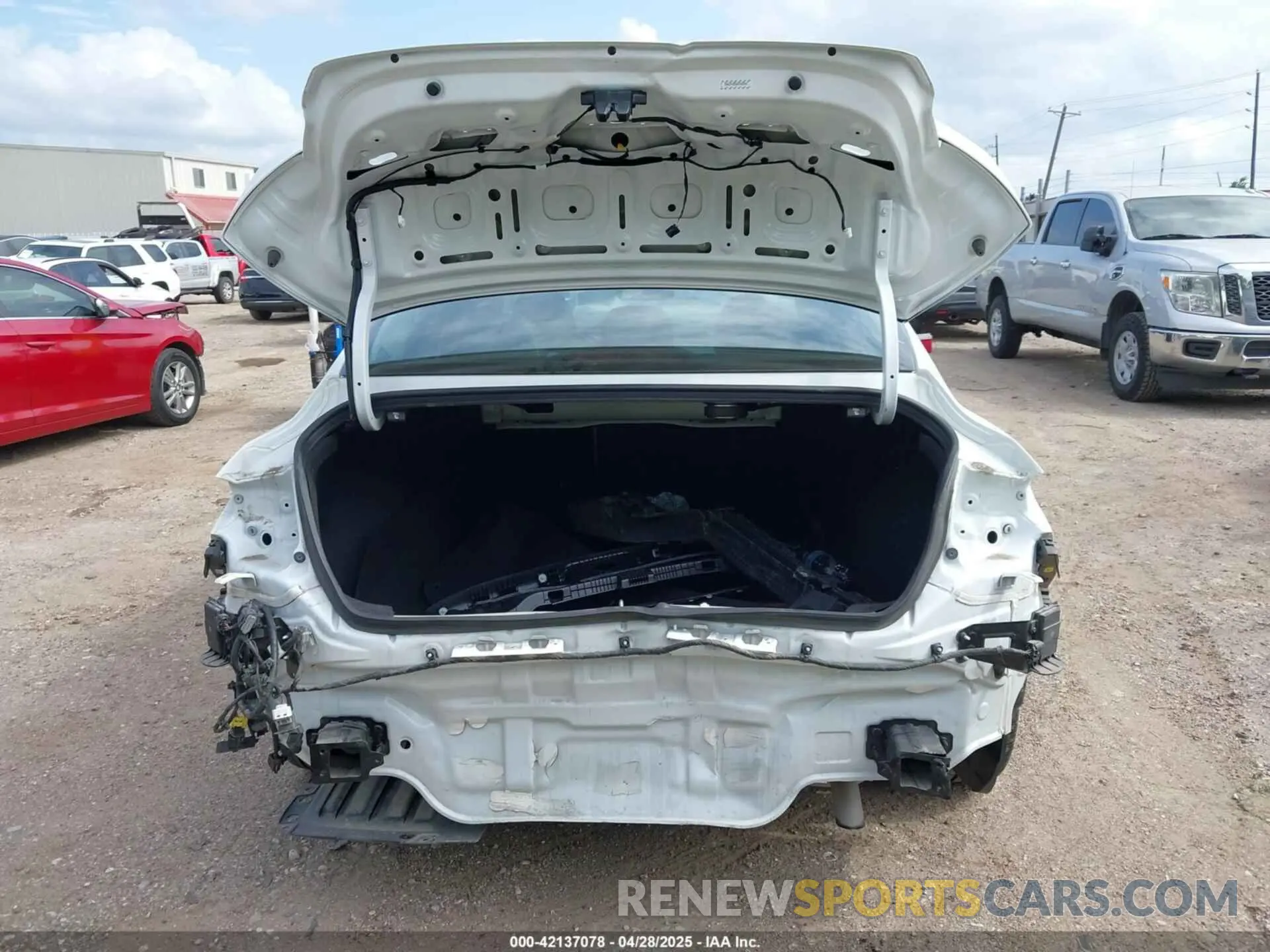 17 Photograph of a damaged car KMHLP4DG5RU703294 HYUNDAI ELANTRA 2024