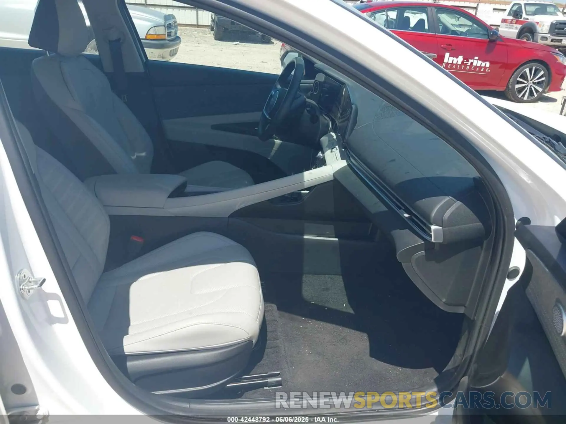 5 Photograph of a damaged car KMHLP4DG5RU815397 HYUNDAI ELANTRA 2024
