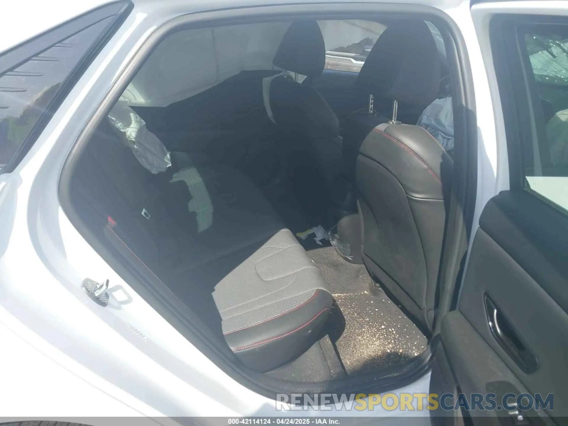 8 Photograph of a damaged car KMHLR4DF3RU796558 HYUNDAI ELANTRA 2024