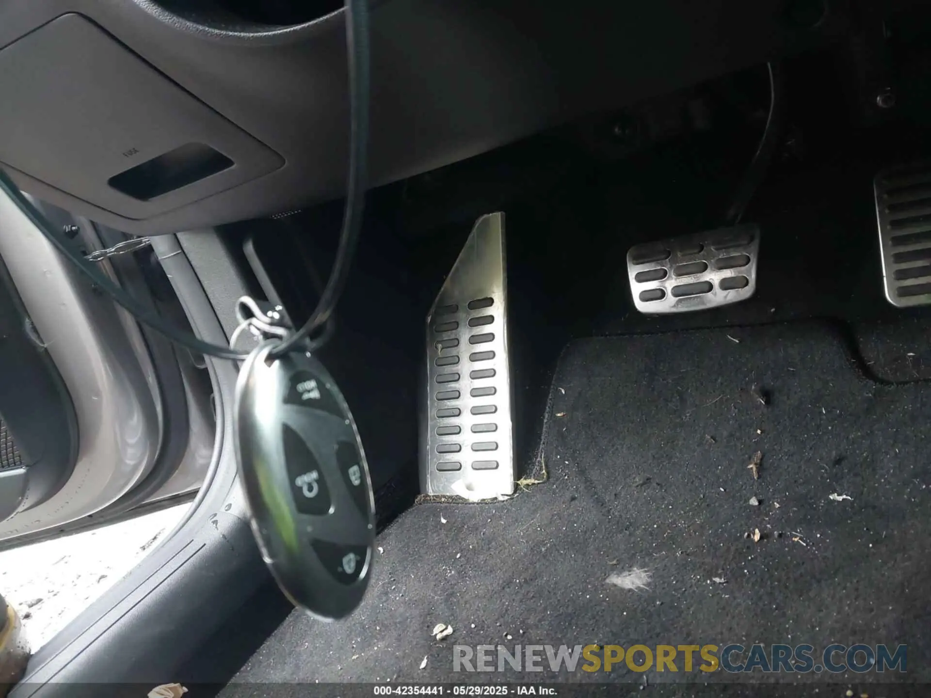 11 Photograph of a damaged car KMHLR4DF5RU737091 HYUNDAI ELANTRA 2024