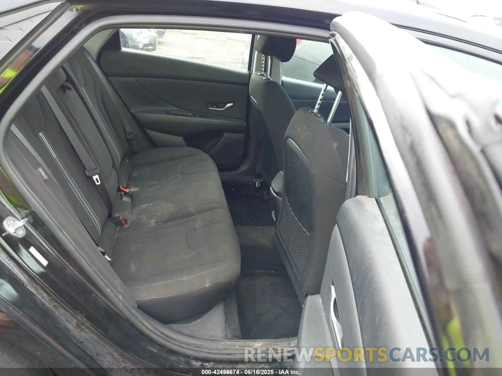 8 Photograph of a damaged car KMHLS4DG0RU643875 HYUNDAI ELANTRA 2024