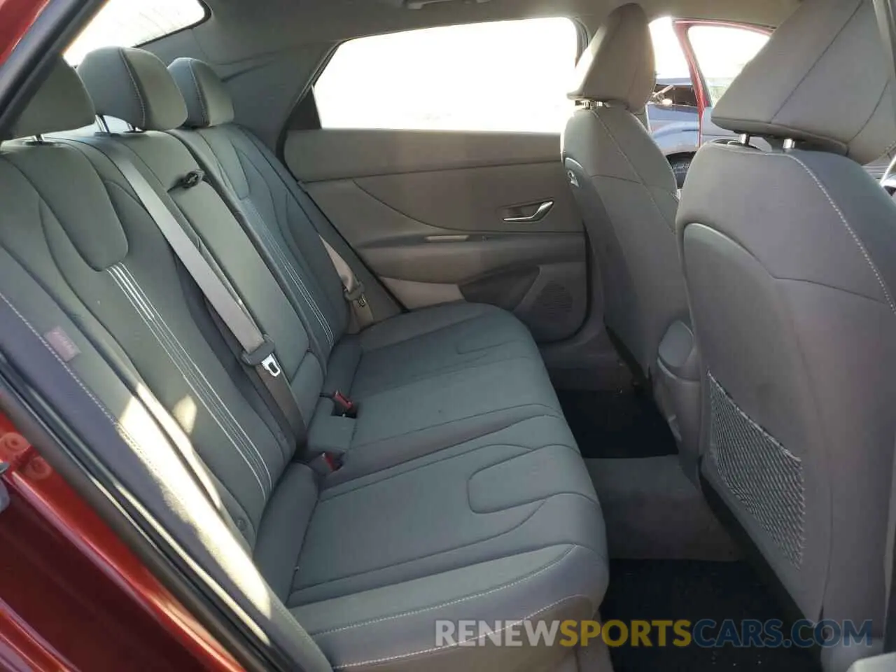 10 Photograph of a damaged car KMHLS4DG0RU770996 HYUNDAI ELANTRA 2024
