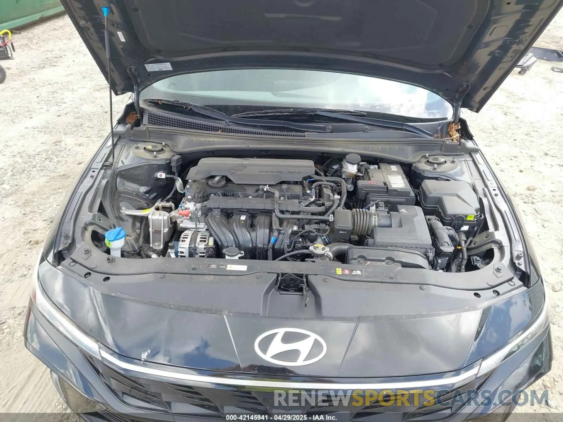 10 Photograph of a damaged car KMHLS4DG1RU671443 HYUNDAI ELANTRA 2024