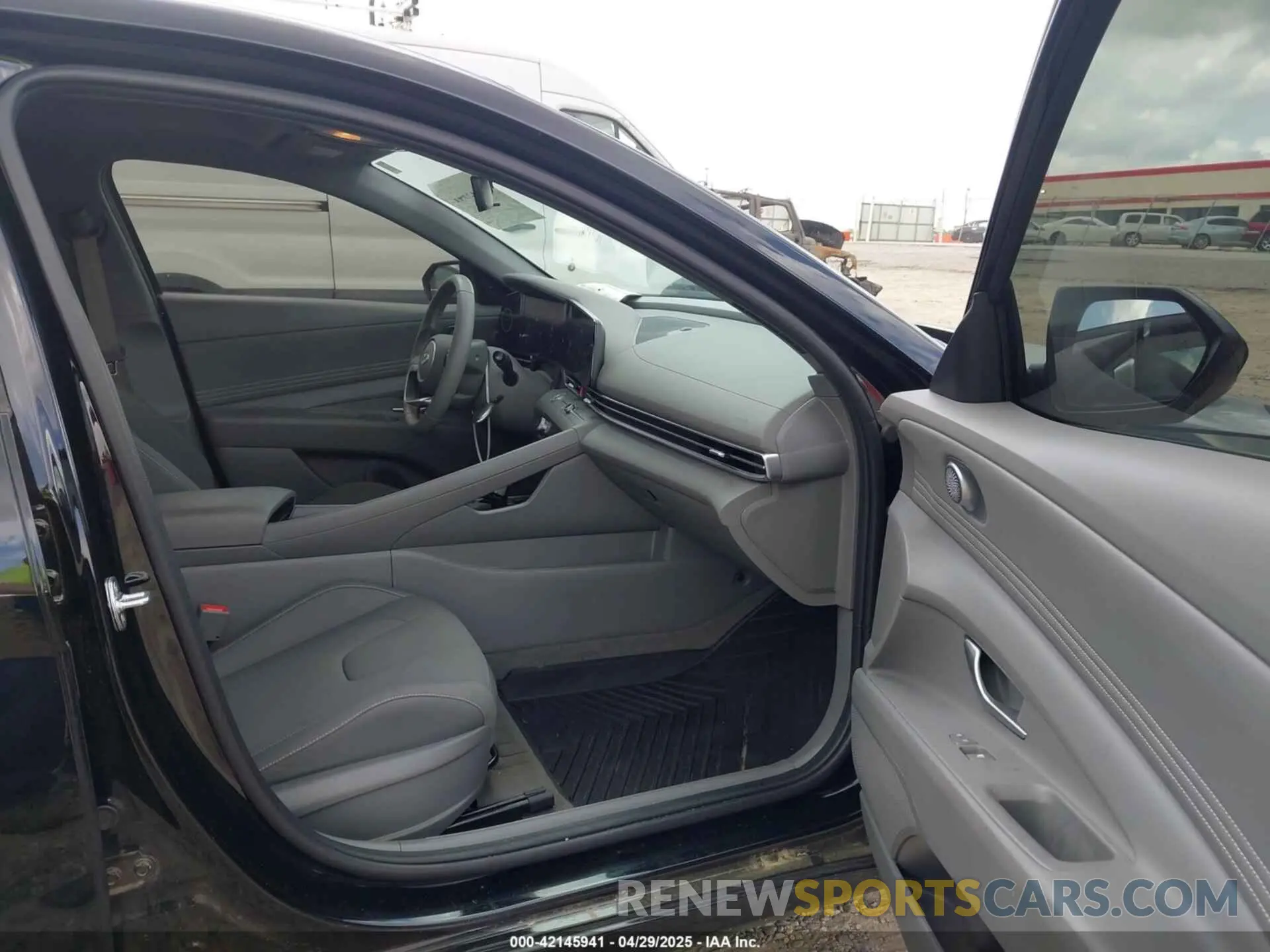 5 Photograph of a damaged car KMHLS4DG1RU671443 HYUNDAI ELANTRA 2024