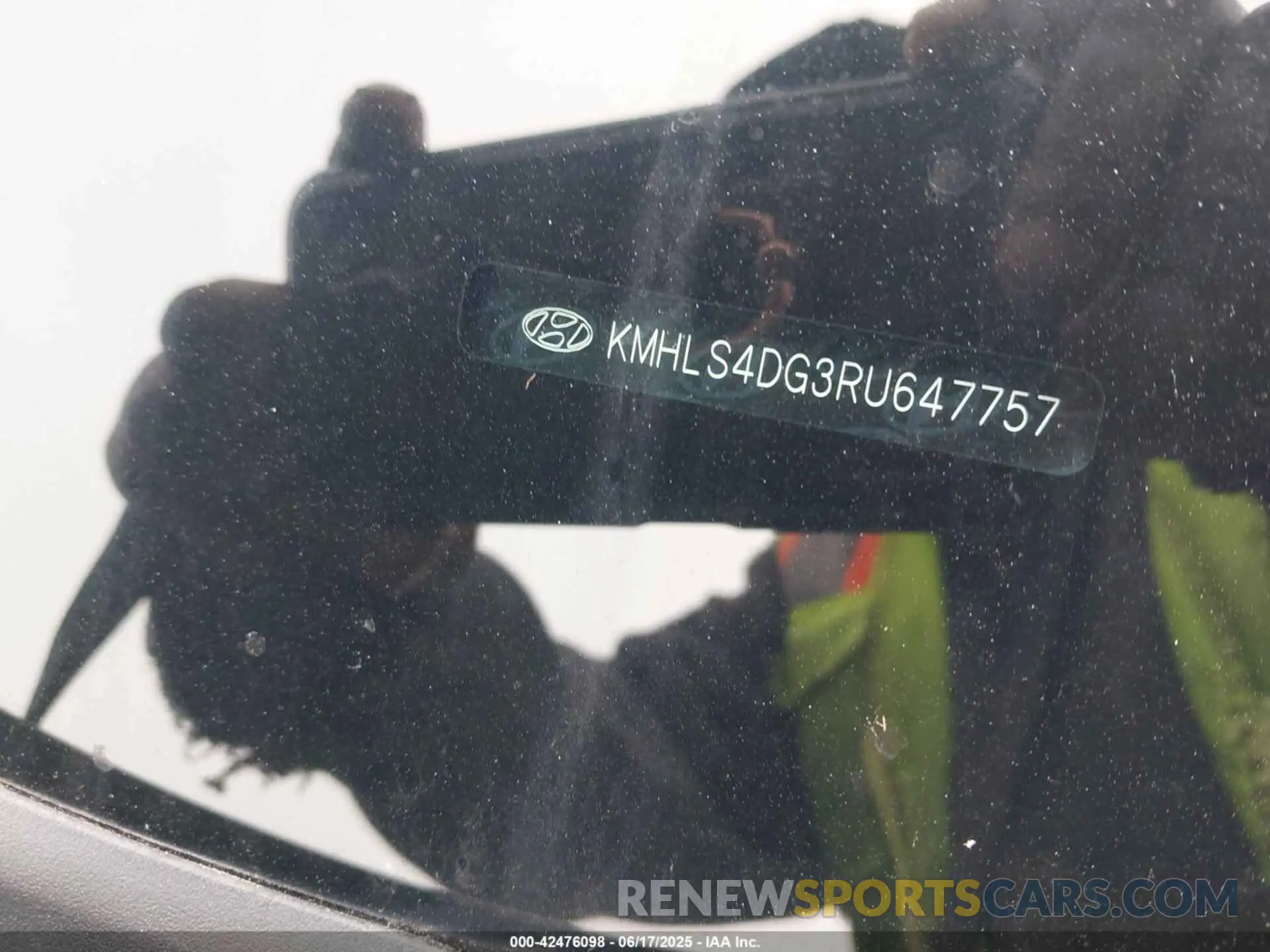 17 Photograph of a damaged car KMHLS4DG3RU647757 HYUNDAI ELANTRA 2024