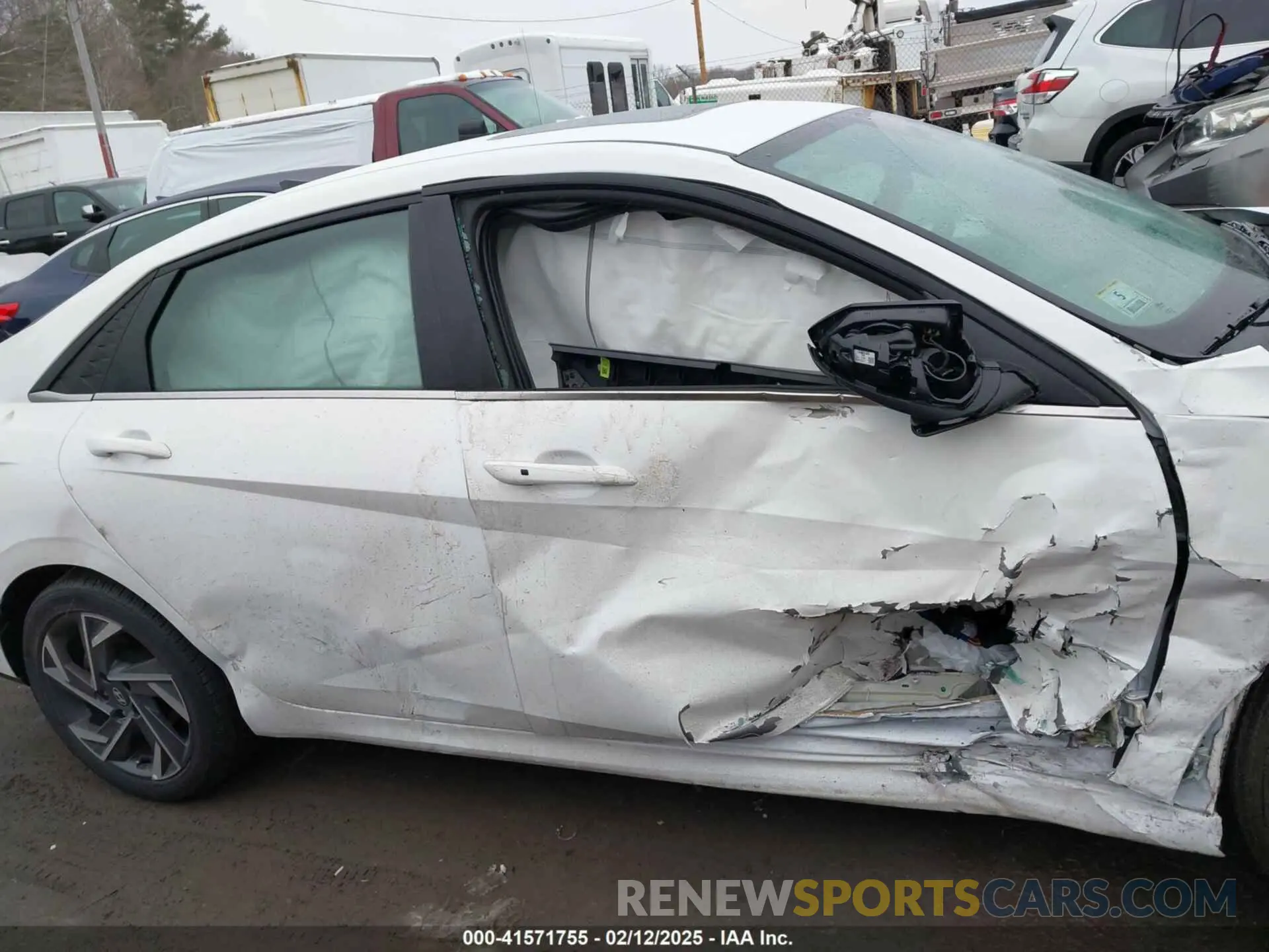 13 Photograph of a damaged car KMHLS4DG3RU664395 HYUNDAI ELANTRA 2024