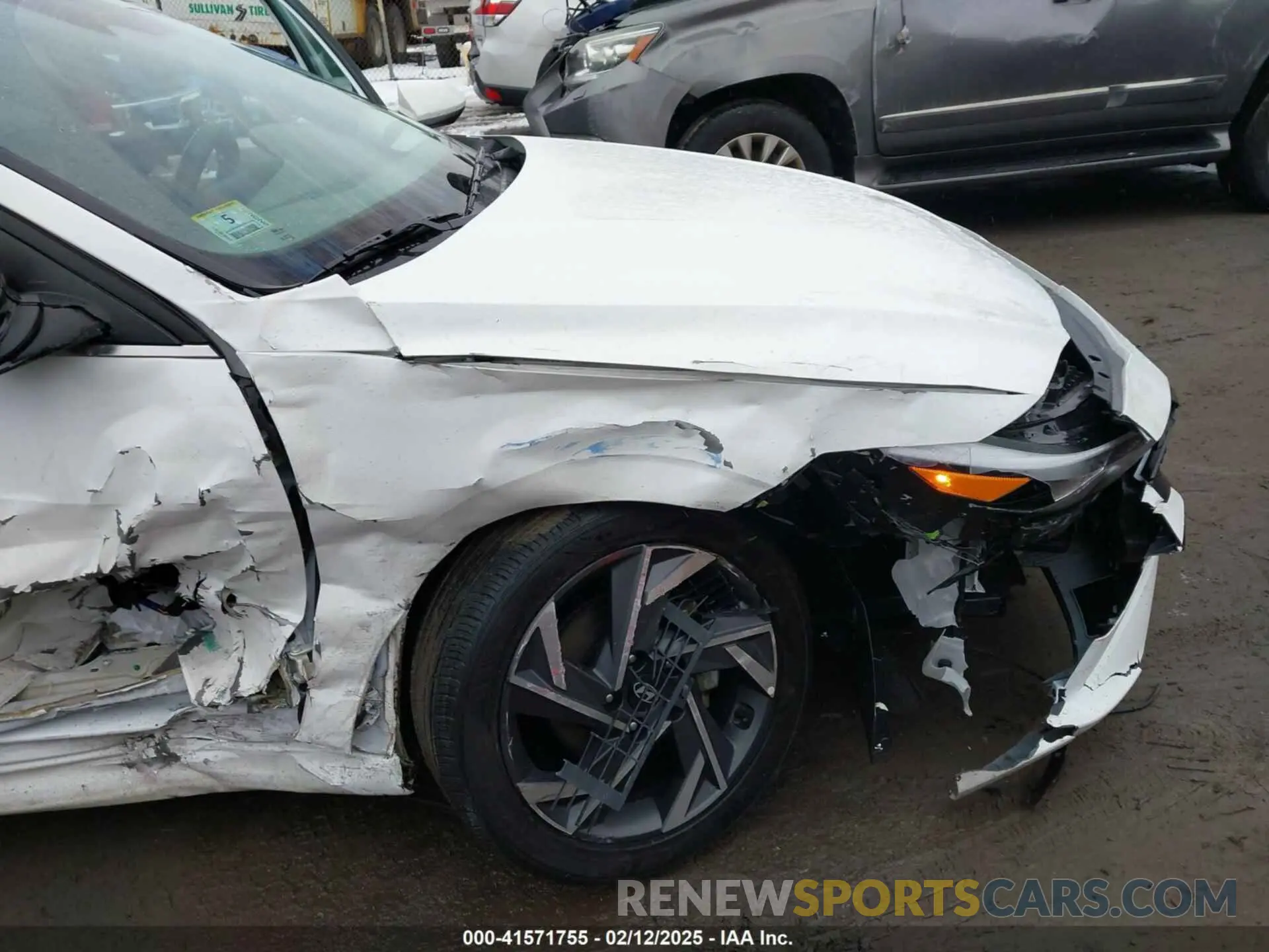 17 Photograph of a damaged car KMHLS4DG3RU664395 HYUNDAI ELANTRA 2024