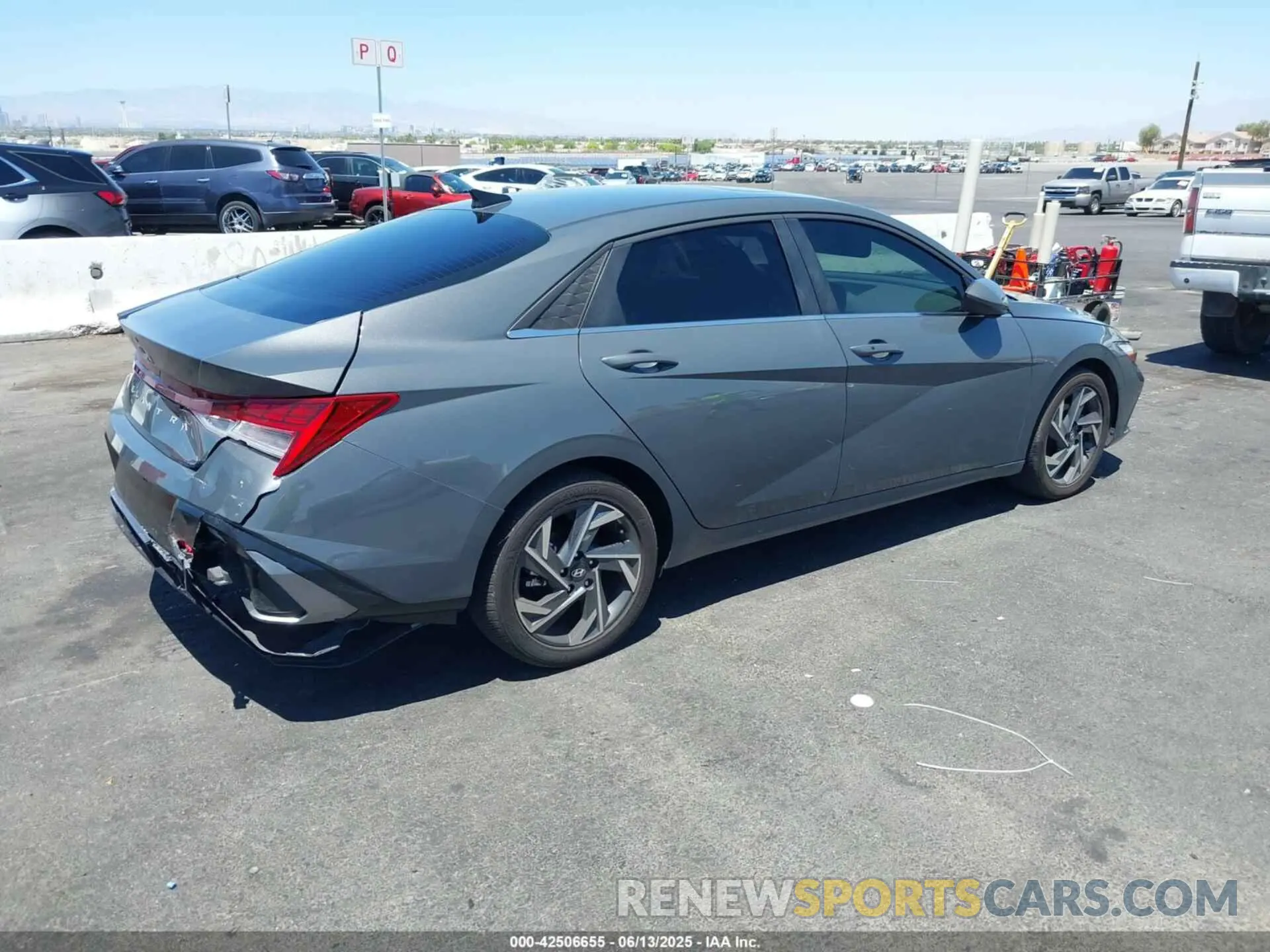 4 Photograph of a damaged car KMHLS4DG3RU795634 HYUNDAI ELANTRA 2024