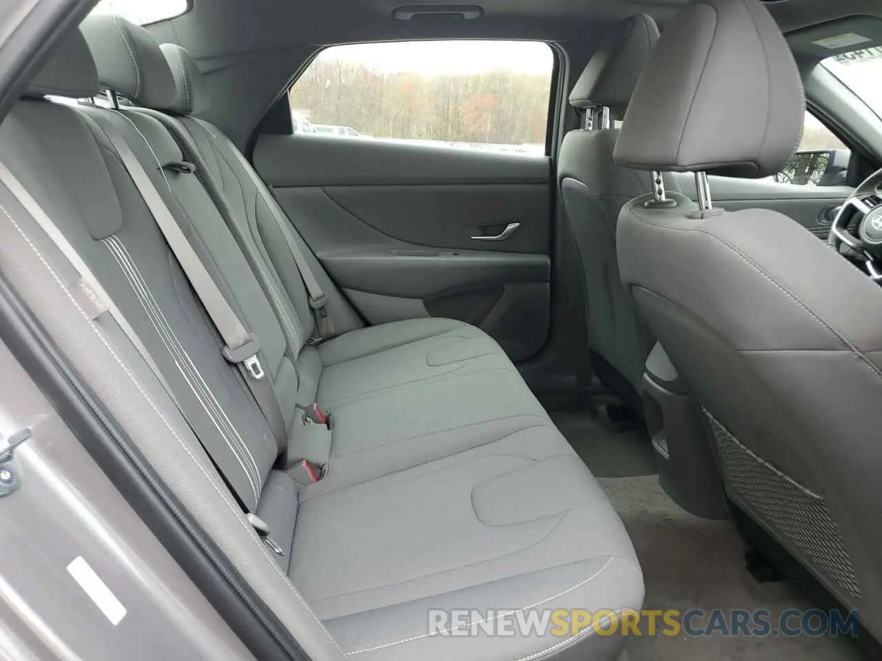 10 Photograph of a damaged car KMHLS4DG4RU716133 HYUNDAI ELANTRA 2024