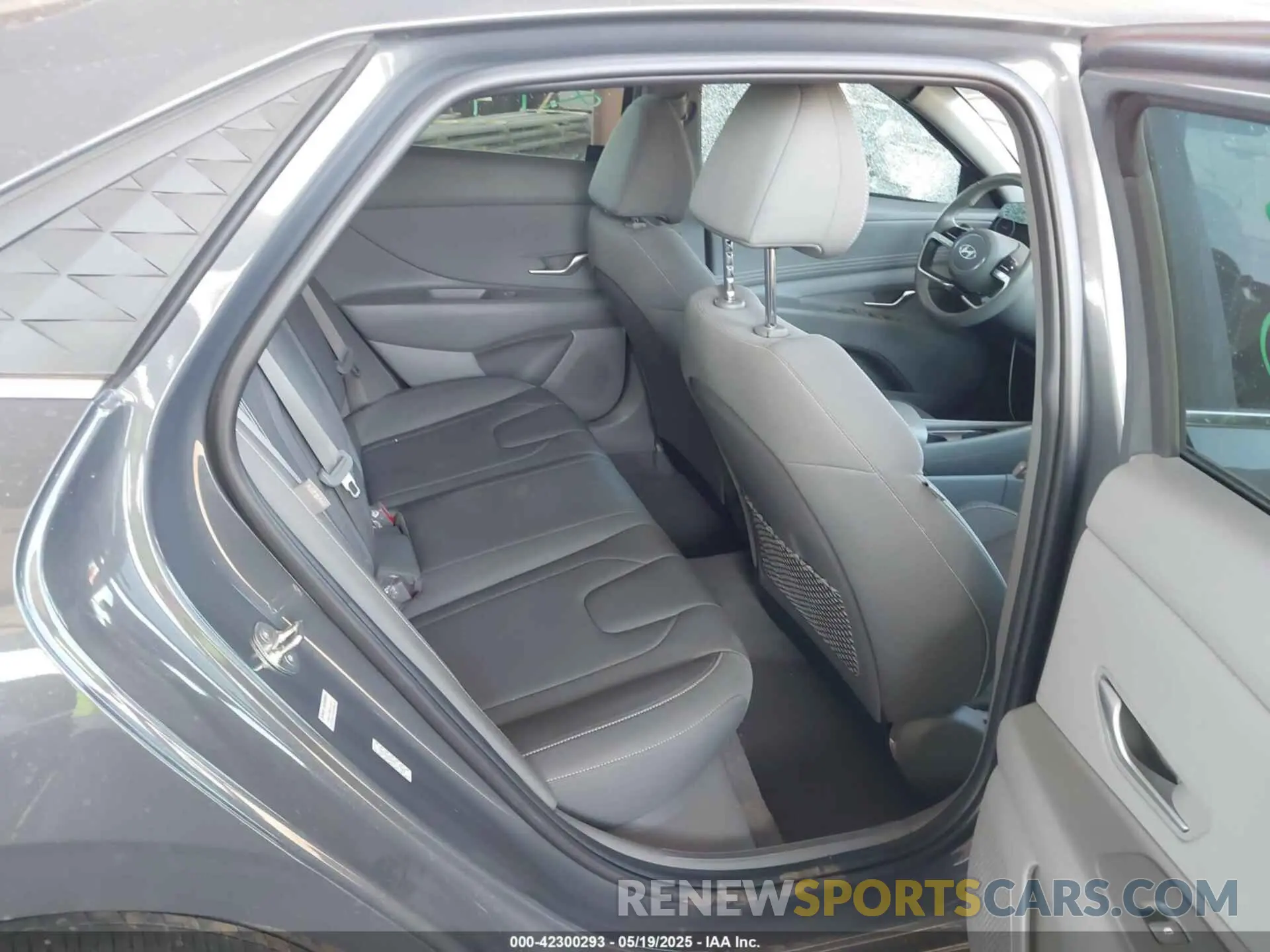 8 Photograph of a damaged car KMHLS4DG4RU717363 HYUNDAI ELANTRA 2024