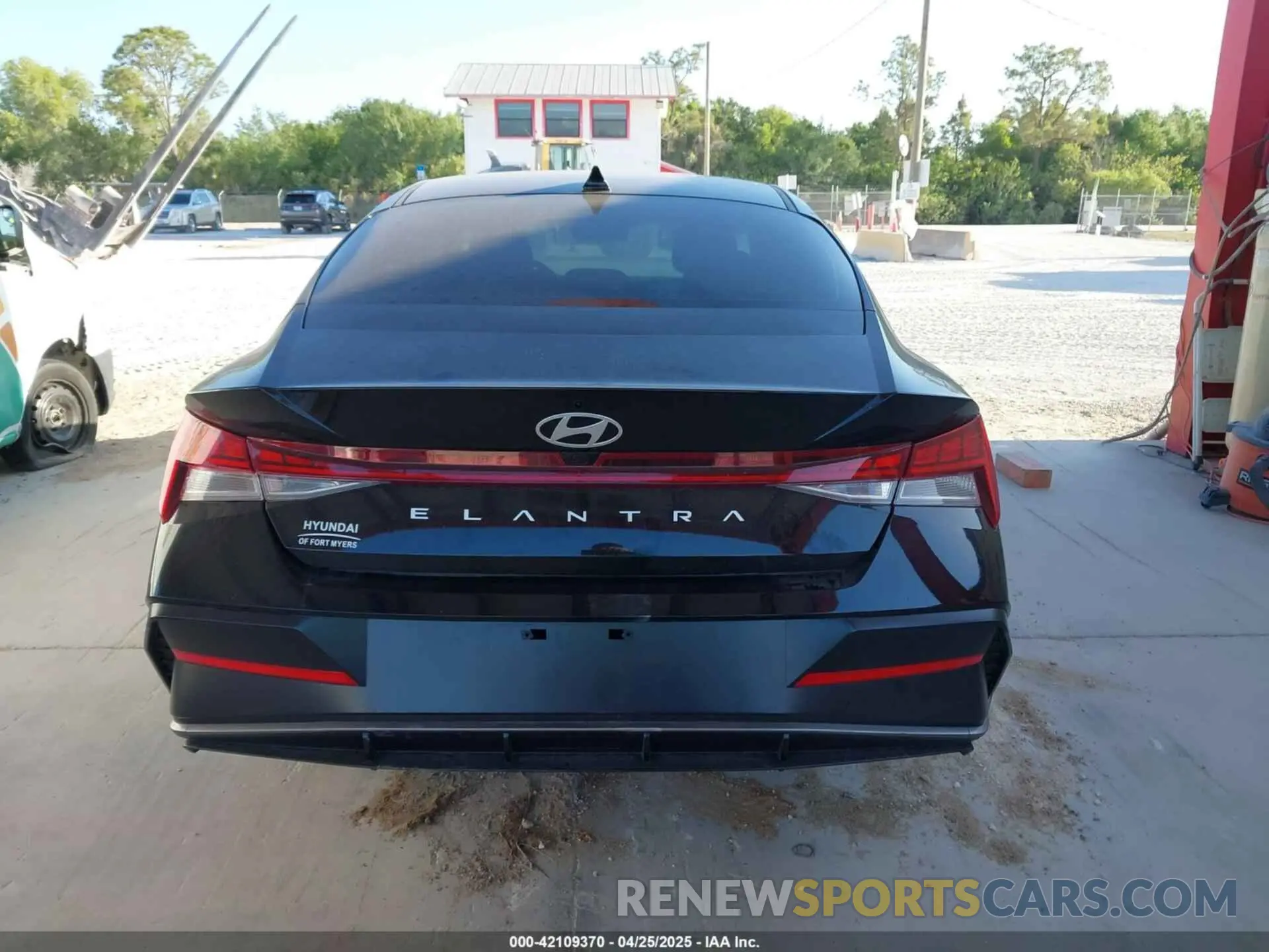 16 Photograph of a damaged car KMHLS4DG5RU798972 HYUNDAI ELANTRA 2024