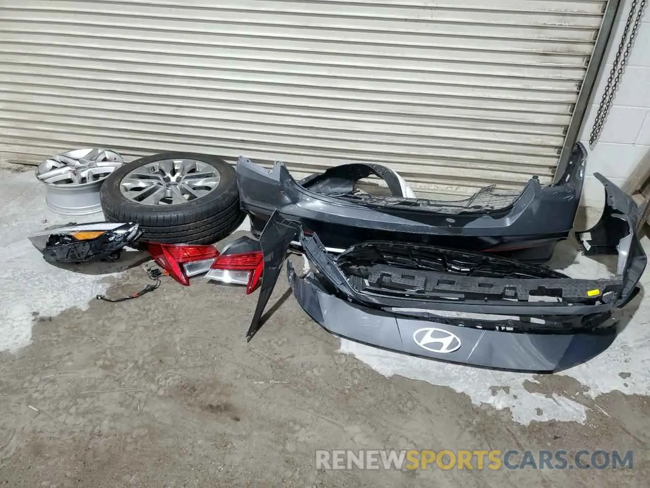 12 Photograph of a damaged car KMHLS4DG5RU810165 HYUNDAI ELANTRA 2024