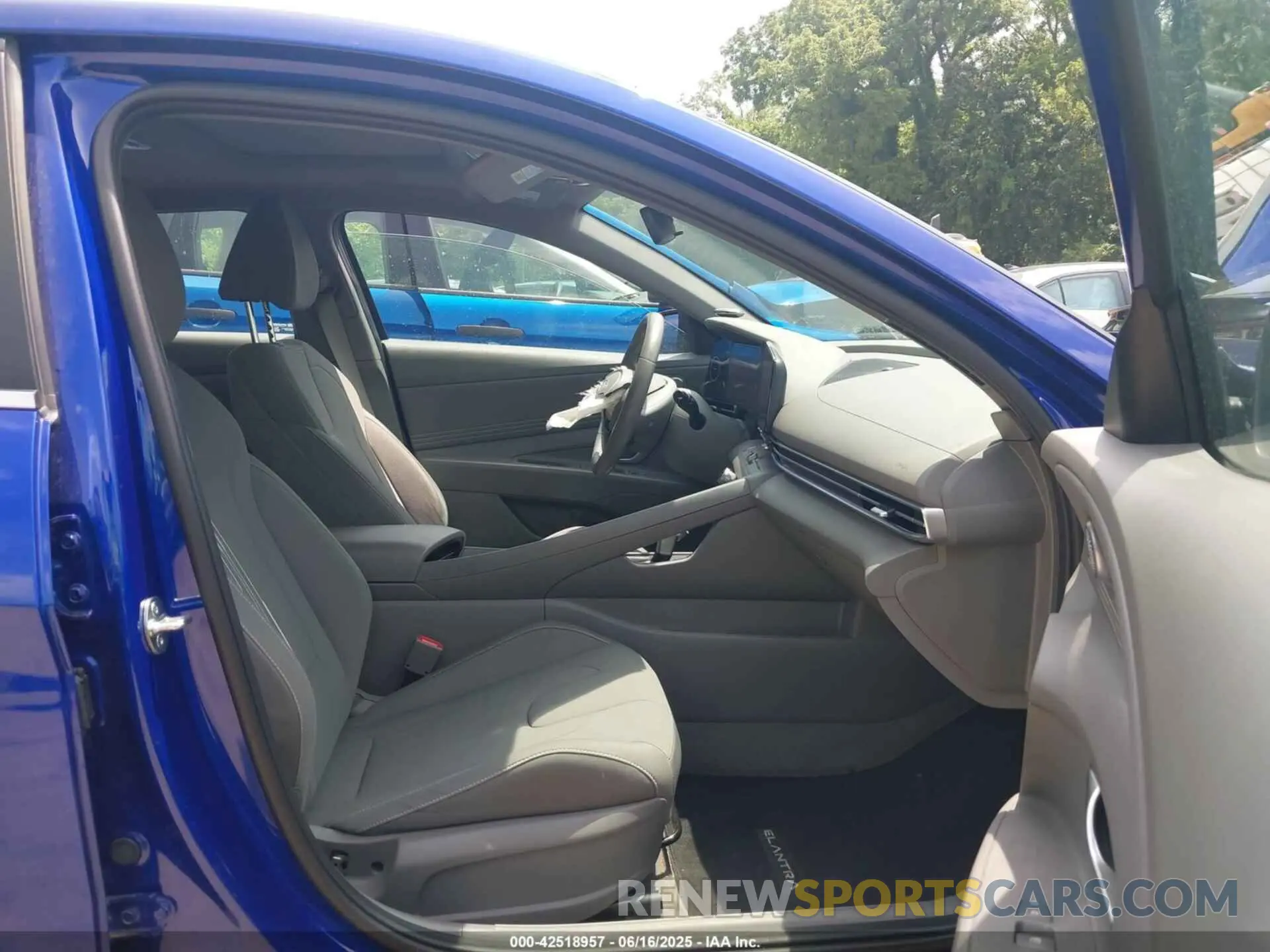 5 Photograph of a damaged car KMHLS4DG6RU701049 HYUNDAI ELANTRA 2024