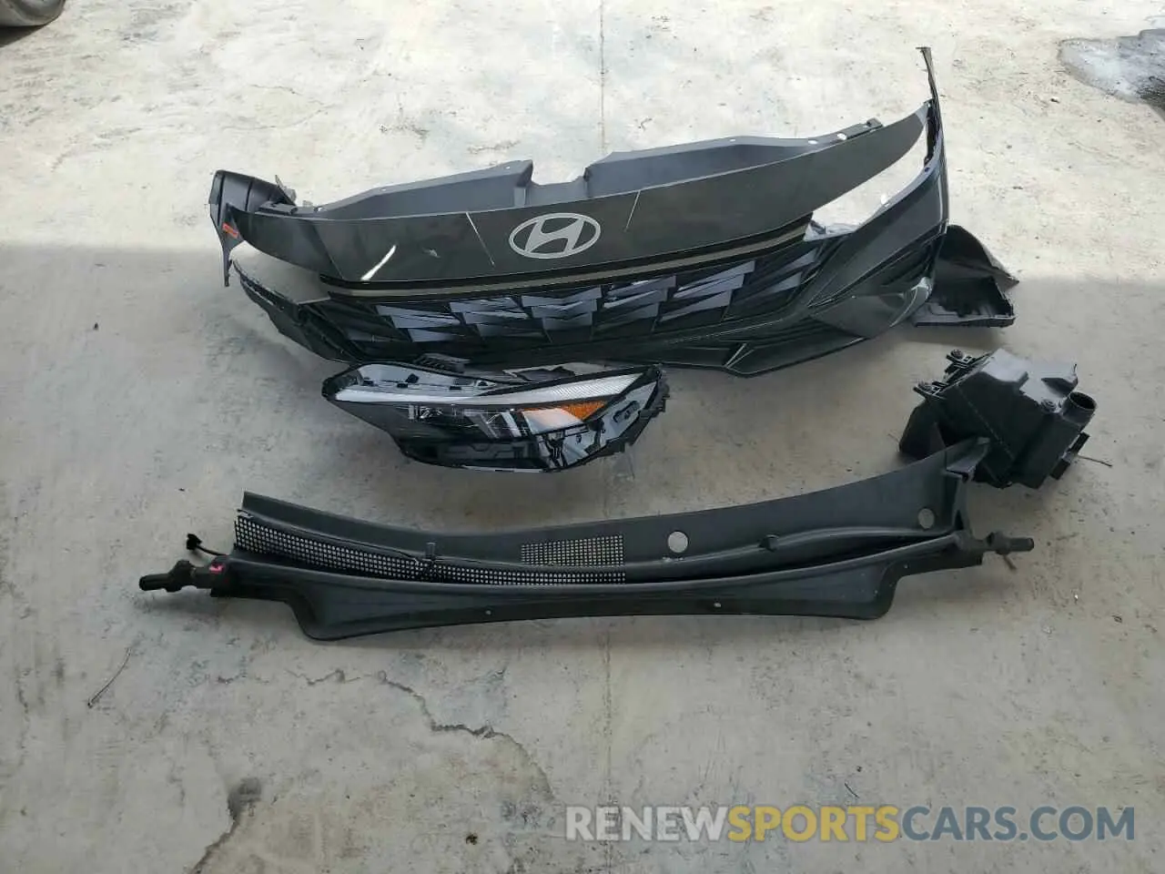 12 Photograph of a damaged car KMHLS4DG6RU805105 HYUNDAI ELANTRA 2024