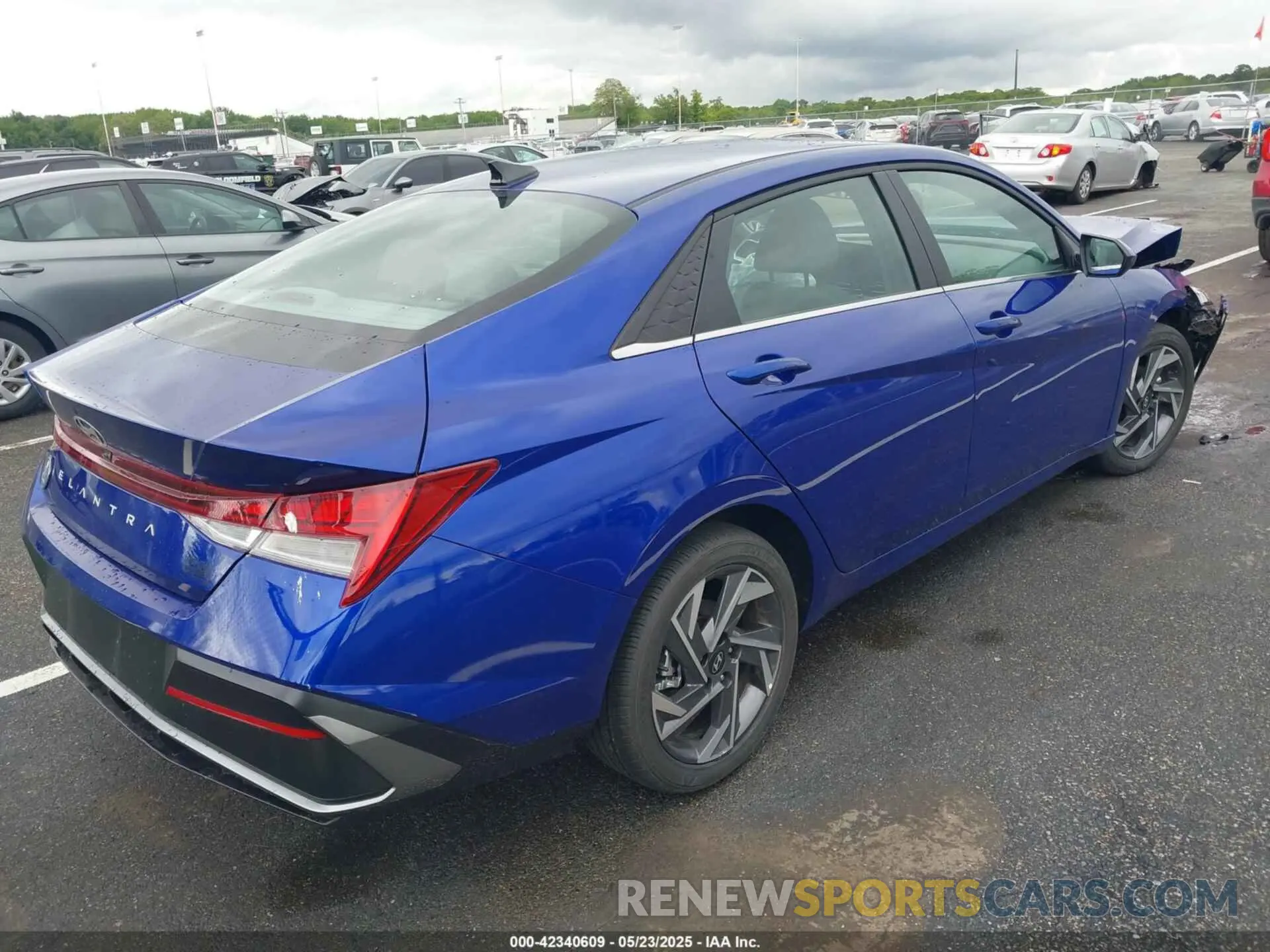 4 Photograph of a damaged car KMHLS4DG6RU812409 HYUNDAI ELANTRA 2024