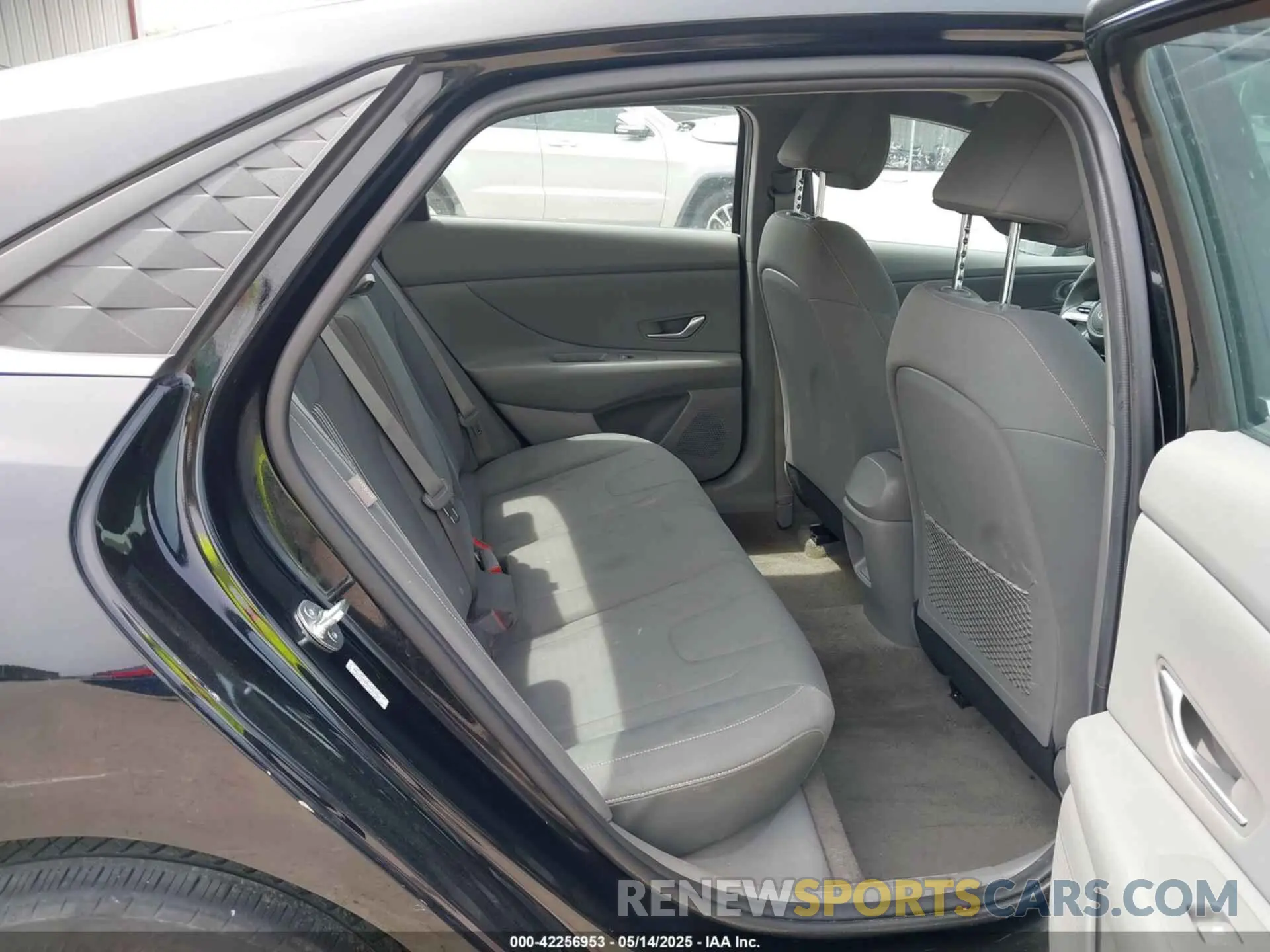 8 Photograph of a damaged car KMHLS4DG6RU825306 HYUNDAI ELANTRA 2024