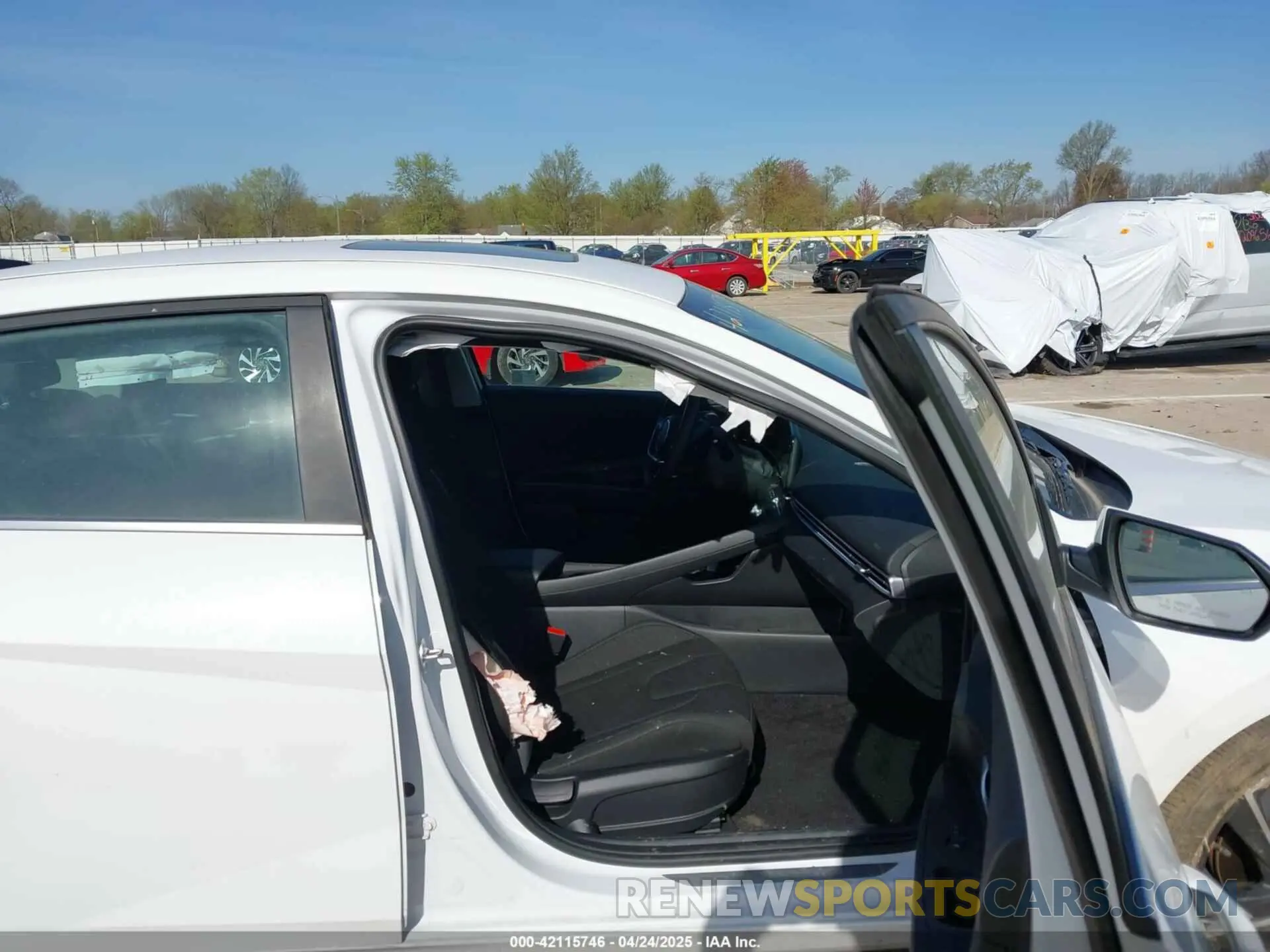 5 Photograph of a damaged car KMHLS4DG7RU646823 HYUNDAI ELANTRA 2024