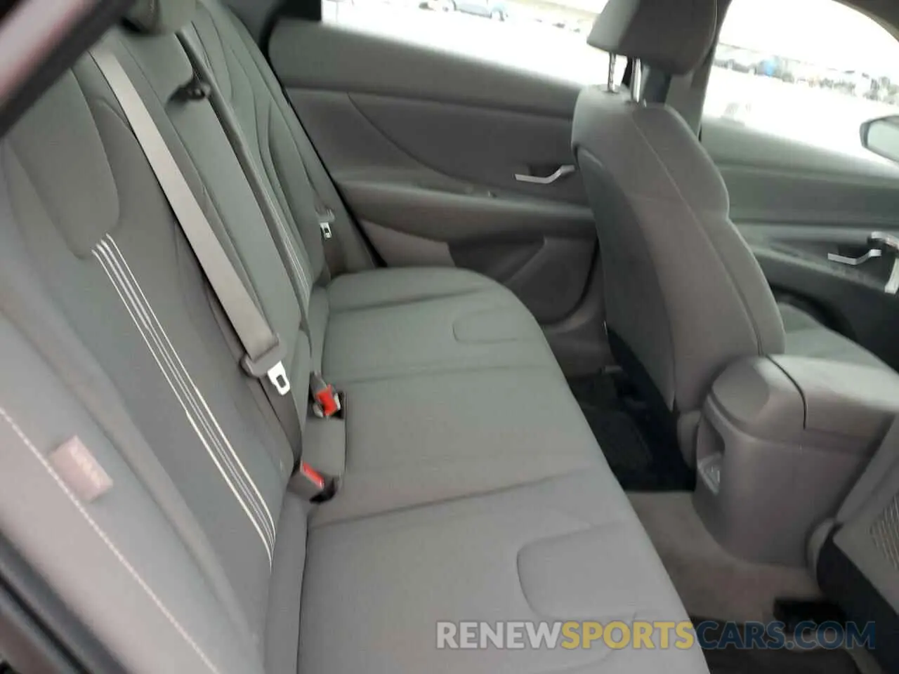 10 Photograph of a damaged car KMHLS4DG7RU698064 HYUNDAI ELANTRA 2024