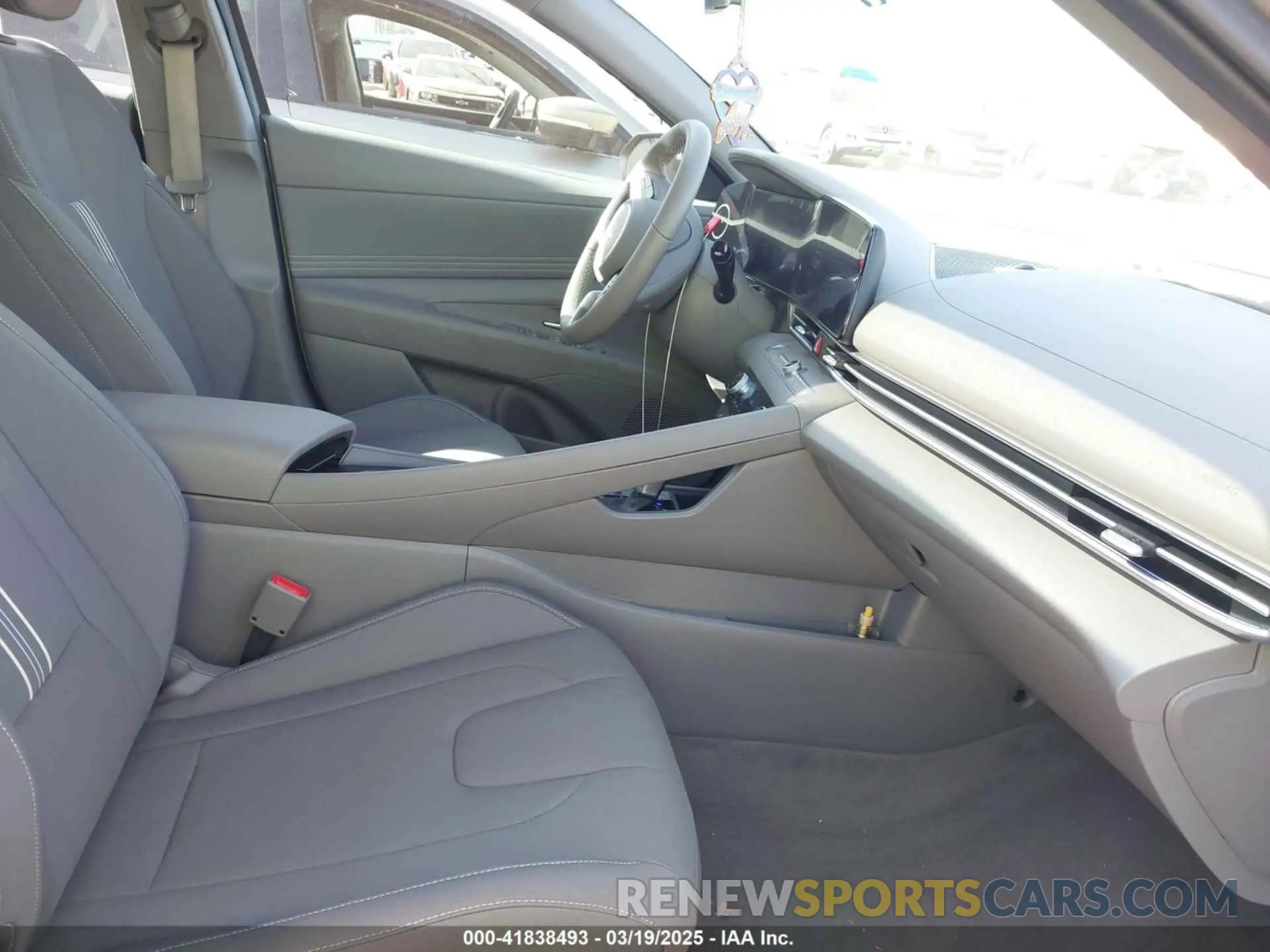 5 Photograph of a damaged car KMHLS4DG7RU807459 HYUNDAI ELANTRA 2024