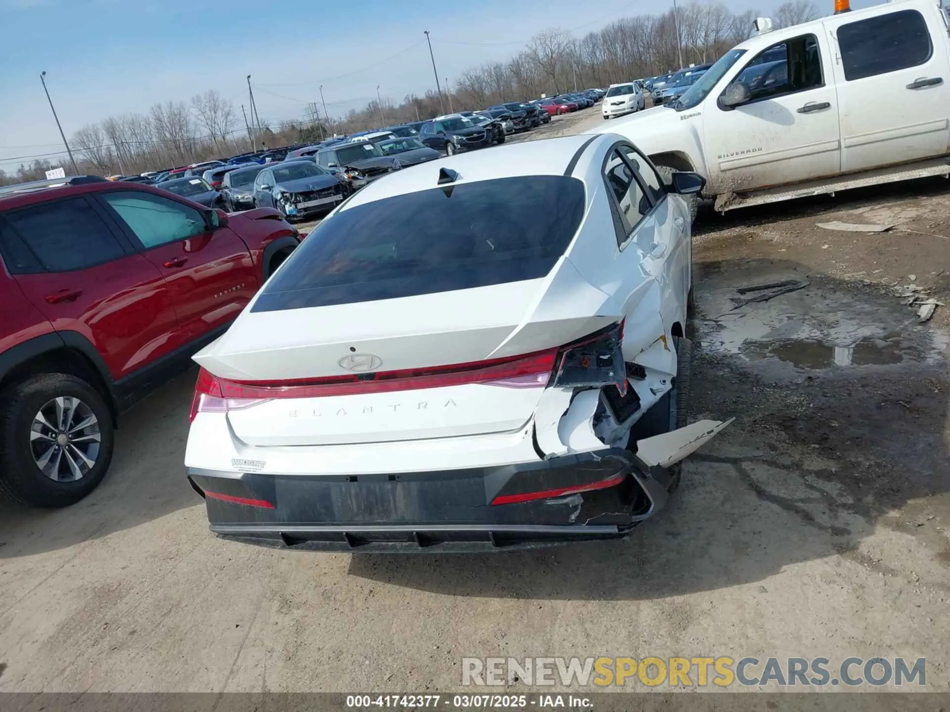 17 Photograph of a damaged car KMHLS4DG8RU646944 HYUNDAI ELANTRA 2024