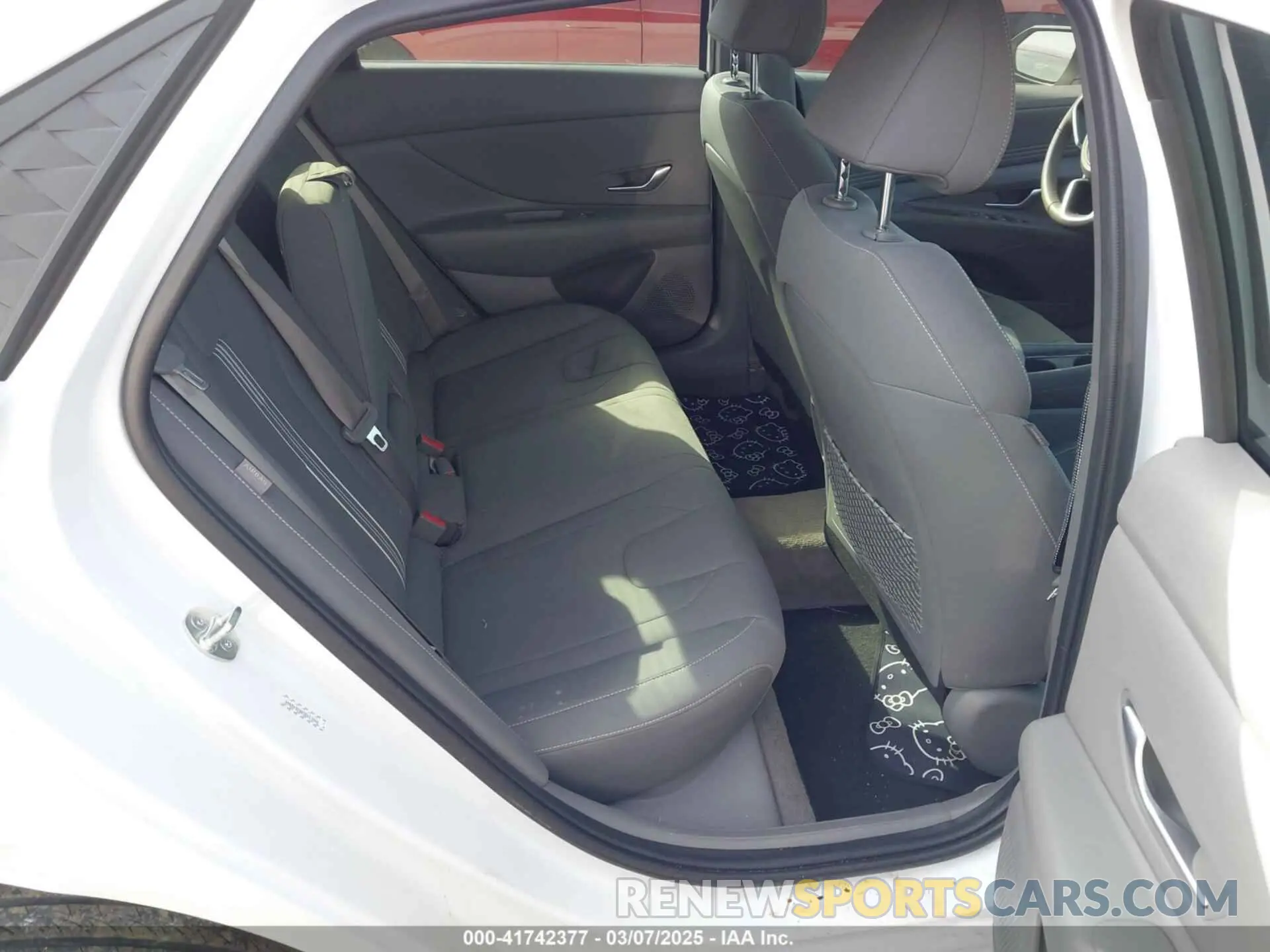 8 Photograph of a damaged car KMHLS4DG8RU646944 HYUNDAI ELANTRA 2024