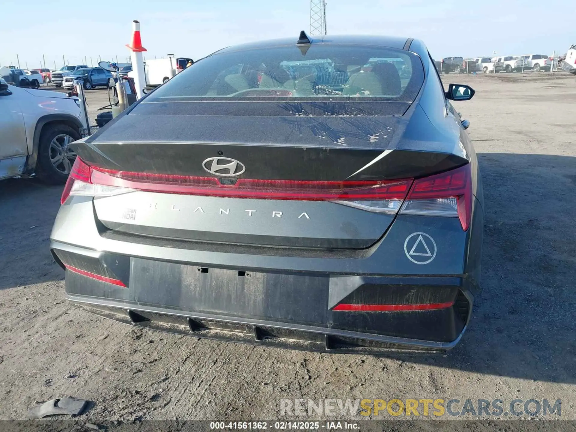 16 Photograph of a damaged car KMHLS4DG8RU727555 HYUNDAI ELANTRA 2024