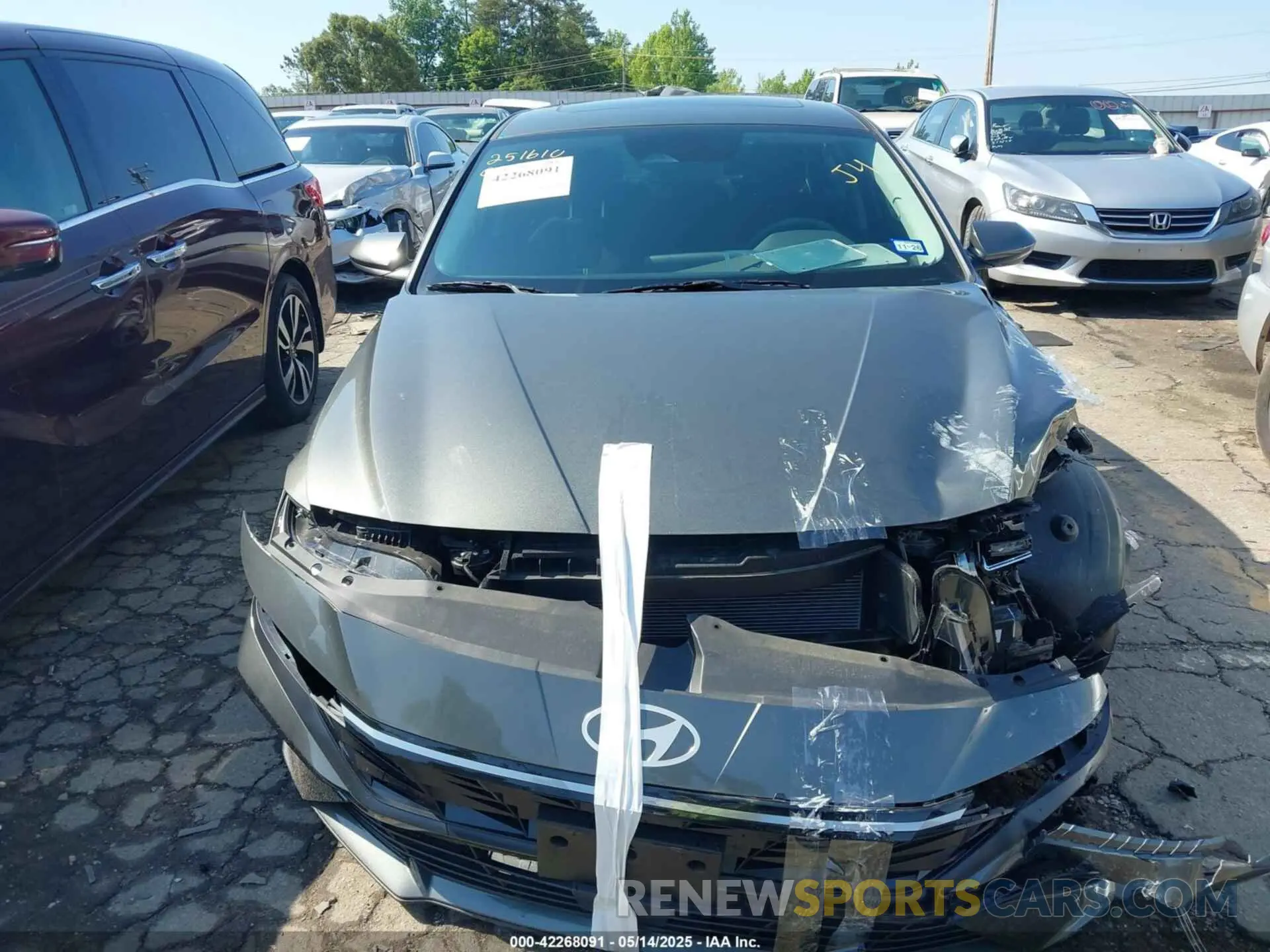 12 Photograph of a damaged car KMHLS4DG8RU837425 HYUNDAI ELANTRA 2024