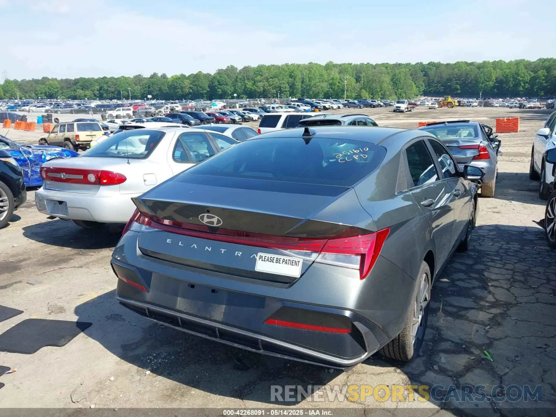 4 Photograph of a damaged car KMHLS4DG8RU837425 HYUNDAI ELANTRA 2024