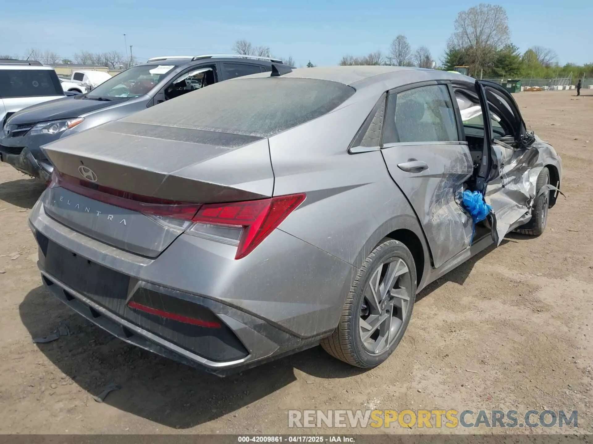 4 Photograph of a damaged car KMHLS4DG8RU844102 HYUNDAI ELANTRA 2024