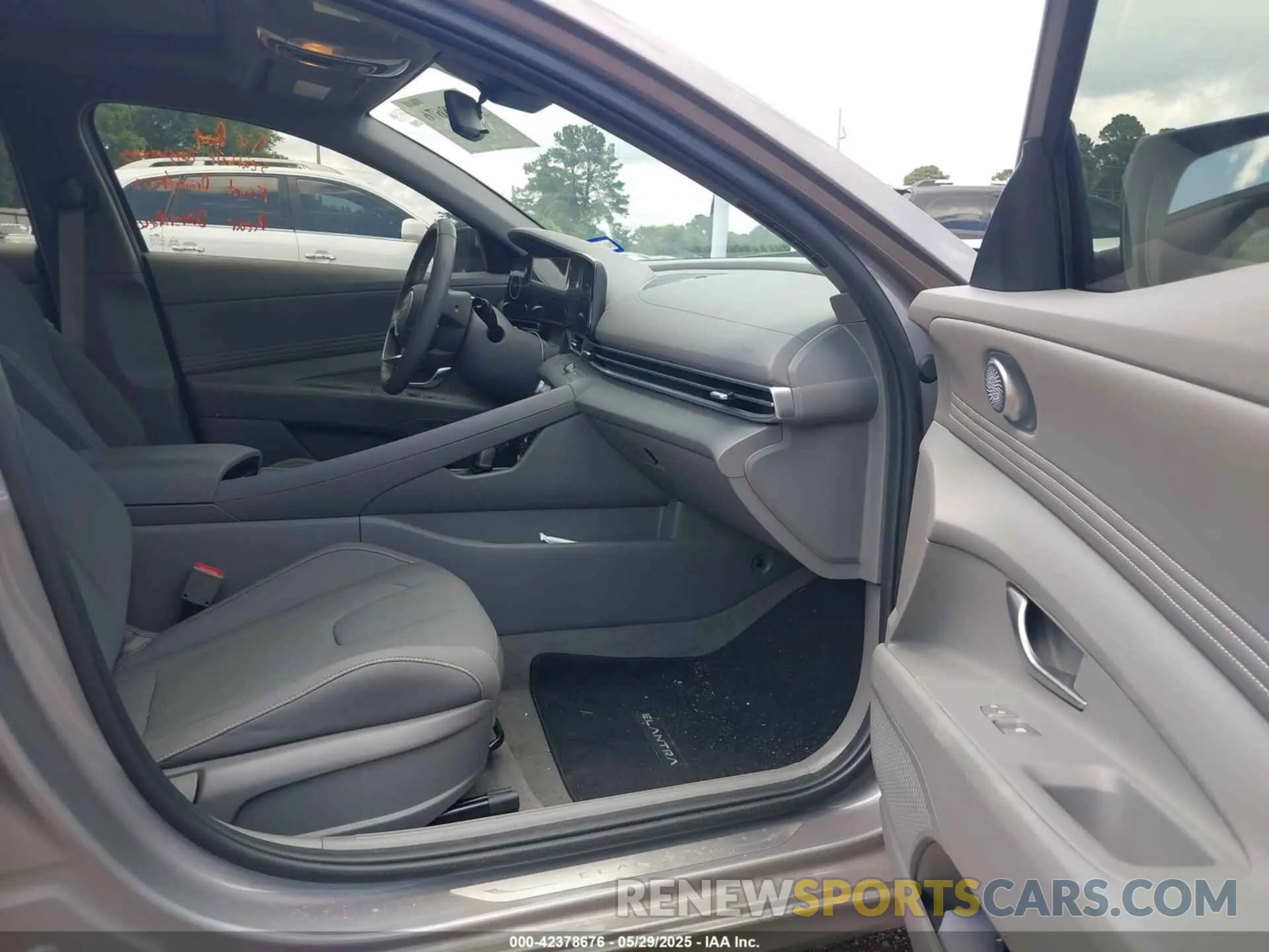5 Photograph of a damaged car KMHLS4DG9RU786310 HYUNDAI ELANTRA 2024