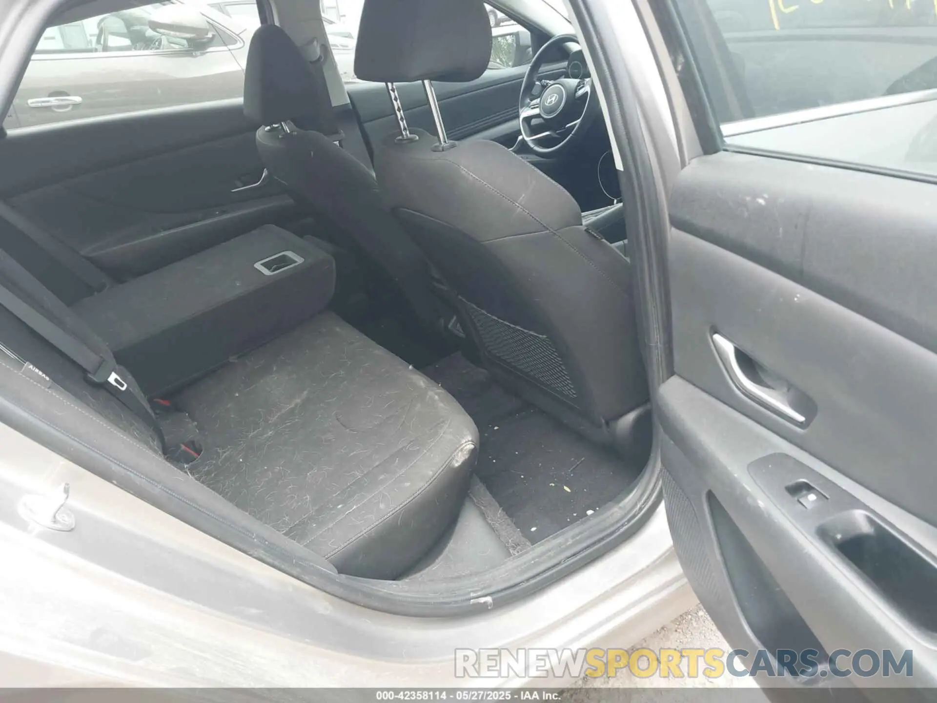 8 Photograph of a damaged car KMHLS4DGXRU697619 HYUNDAI ELANTRA 2024