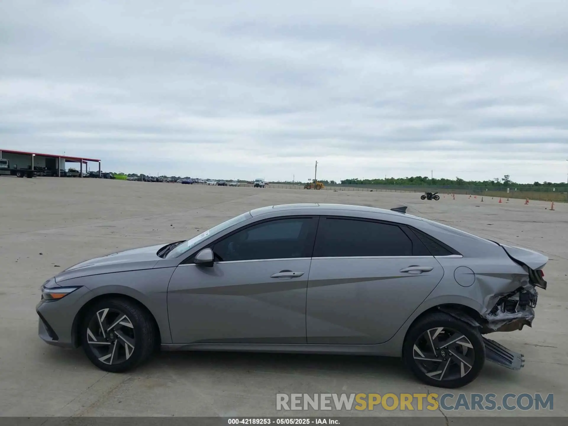 14 Photograph of a damaged car KMHLS4DGXRU717514 HYUNDAI ELANTRA 2024