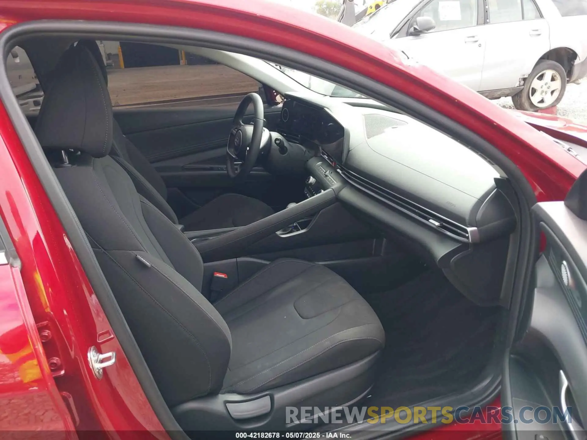 5 Photograph of a damaged car KMHLS4DGXRU787577 HYUNDAI ELANTRA 2024
