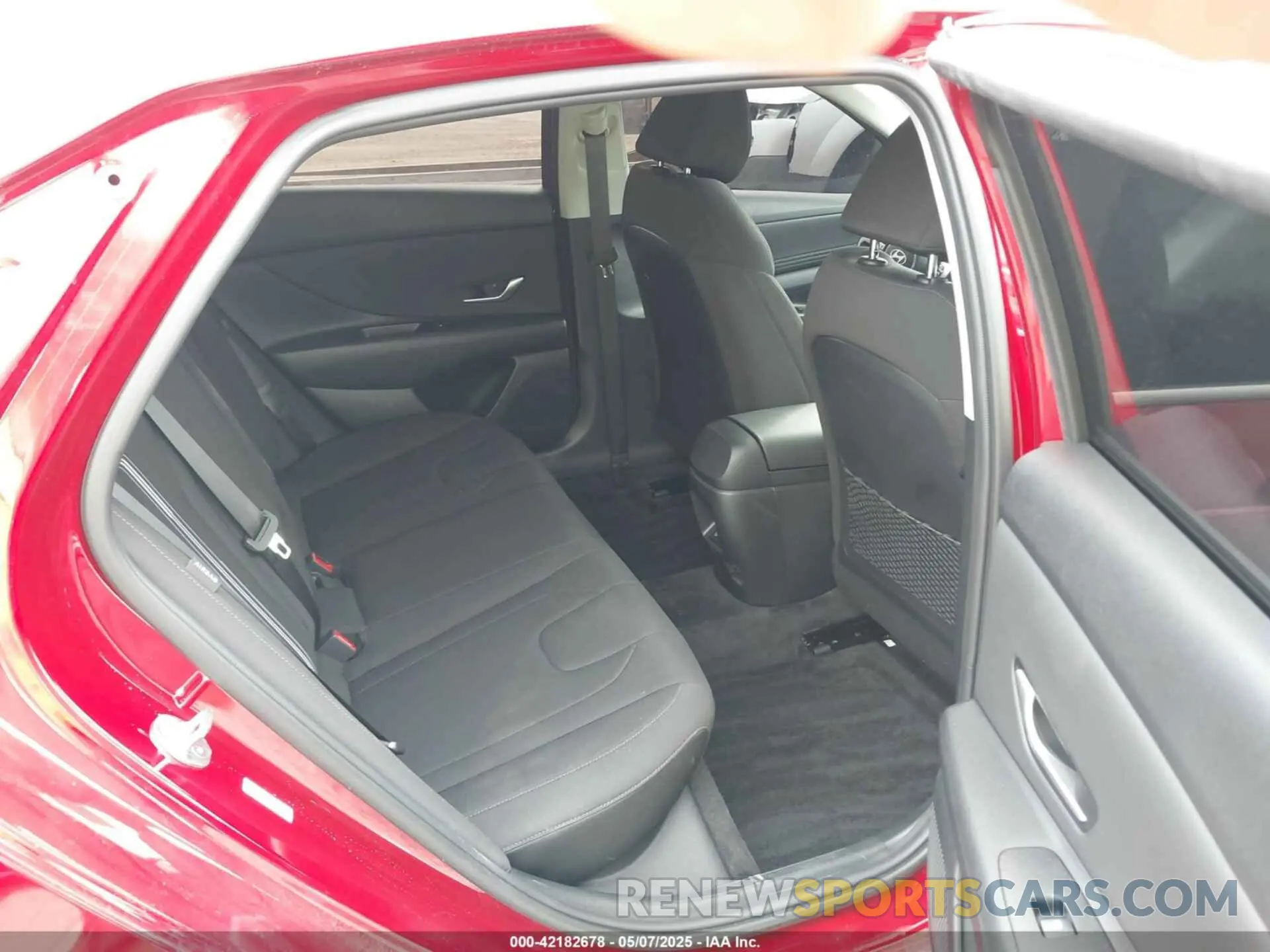 8 Photograph of a damaged car KMHLS4DGXRU787577 HYUNDAI ELANTRA 2024