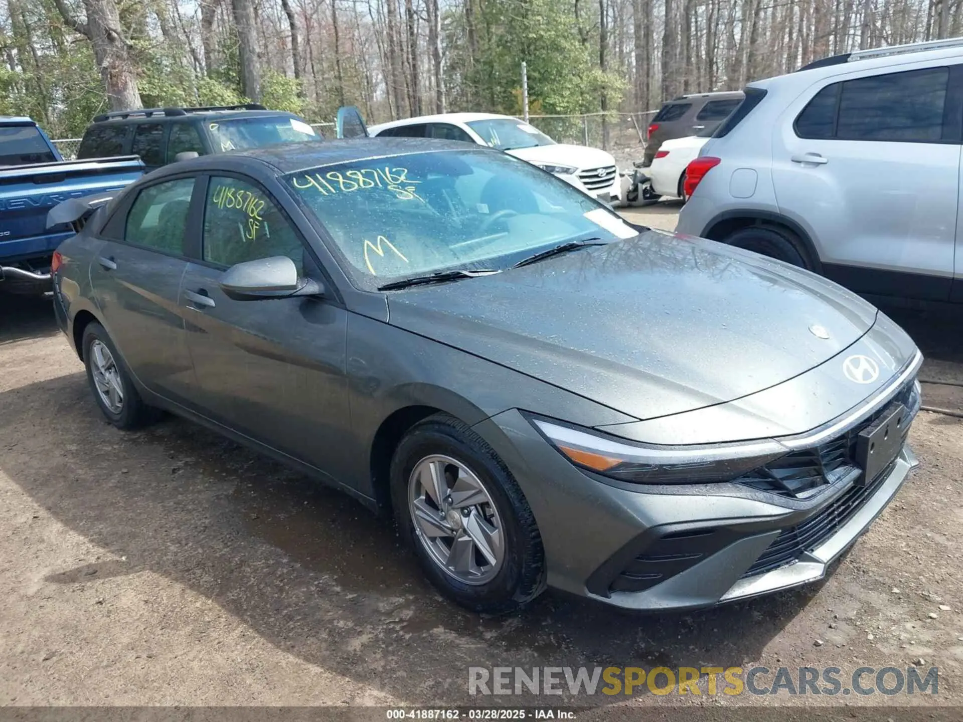 1 Photograph of a damaged car KMHLL4DG0SU855615 HYUNDAI ELANTRA 2025