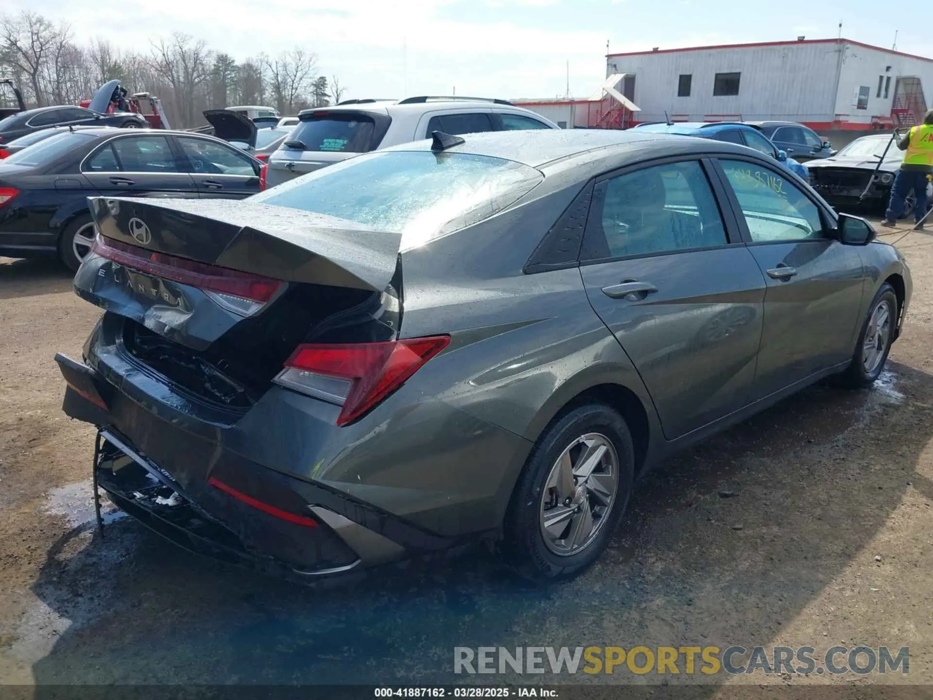 4 Photograph of a damaged car KMHLL4DG0SU855615 HYUNDAI ELANTRA 2025
