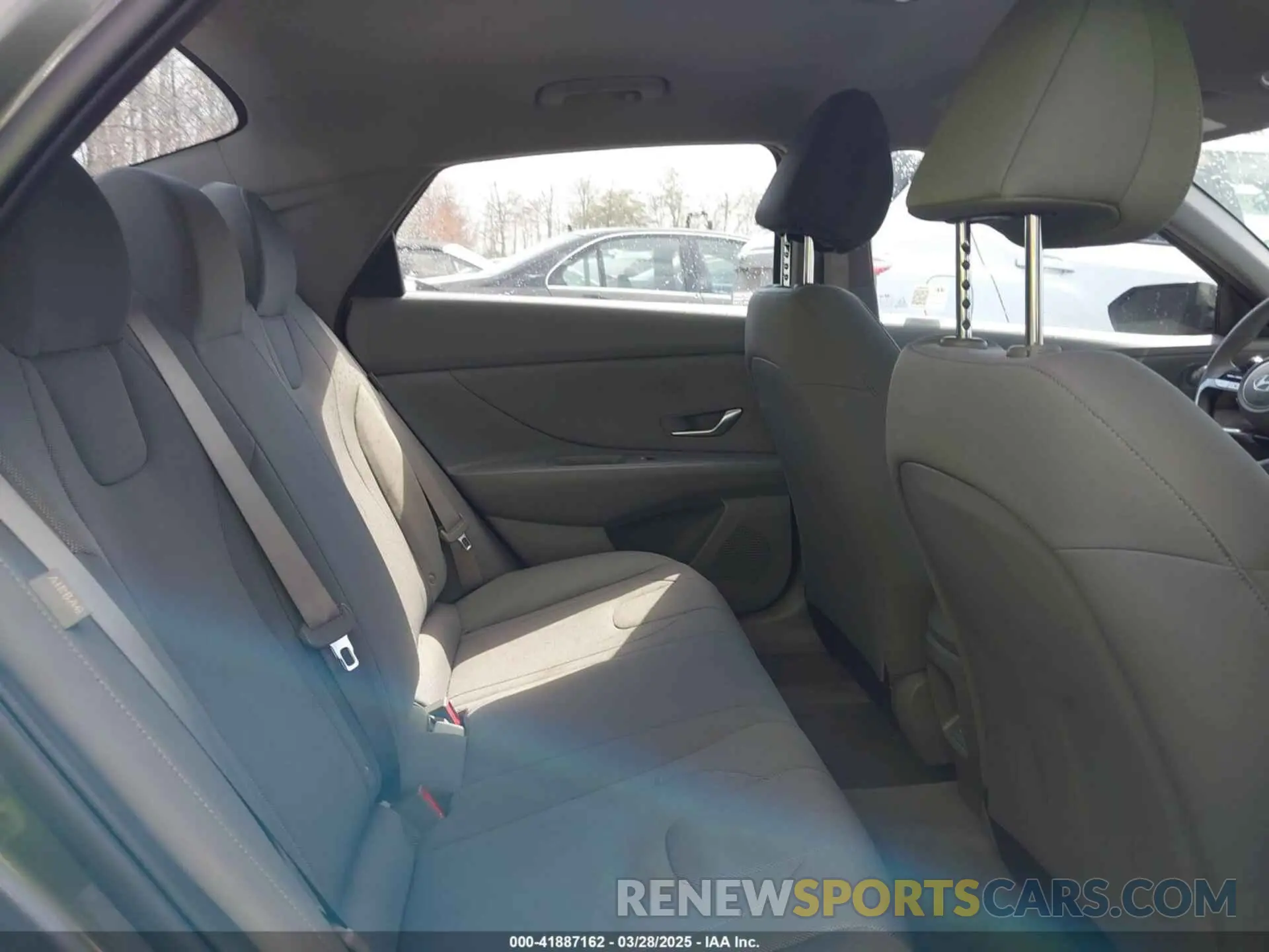 8 Photograph of a damaged car KMHLL4DG0SU855615 HYUNDAI ELANTRA 2025