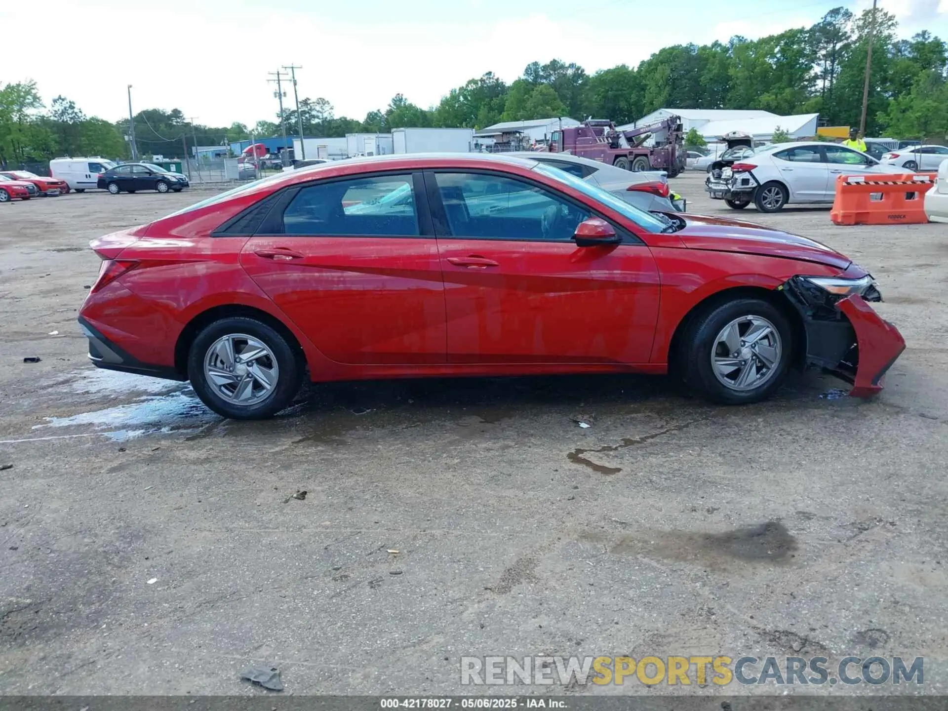 13 Photograph of a damaged car KMHLL4DG0SU867716 HYUNDAI ELANTRA 2025