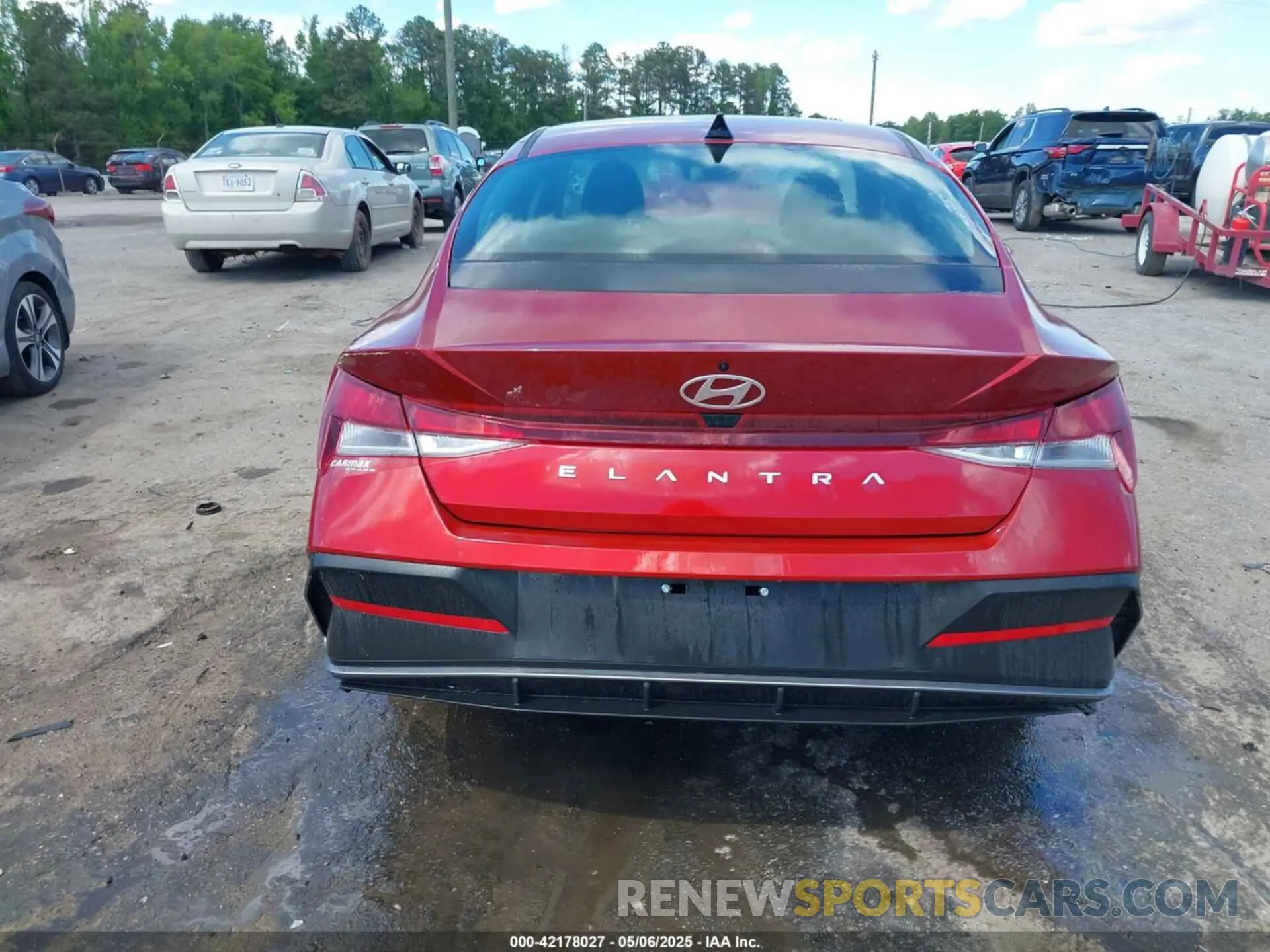 16 Photograph of a damaged car KMHLL4DG0SU867716 HYUNDAI ELANTRA 2025