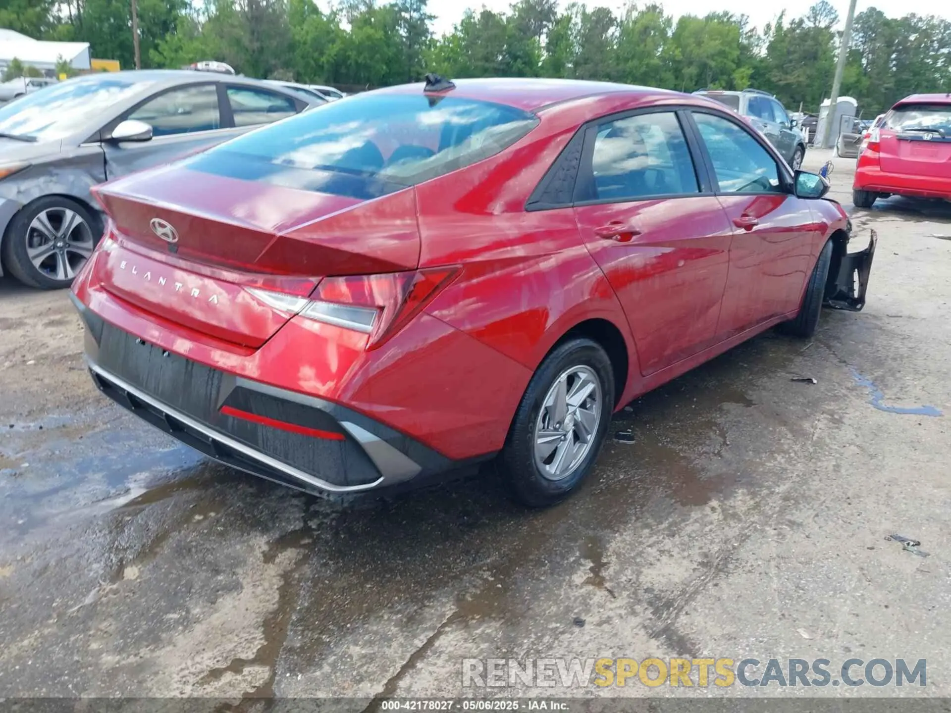 4 Photograph of a damaged car KMHLL4DG0SU867716 HYUNDAI ELANTRA 2025